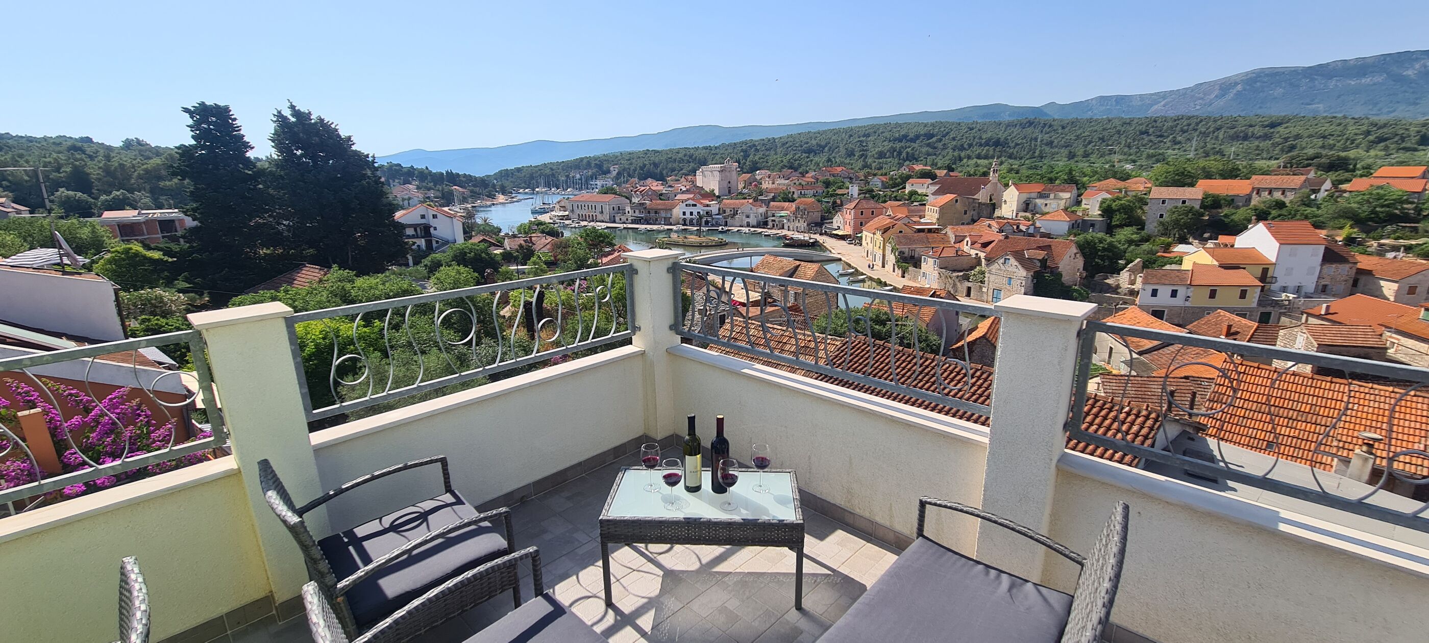 Apartment On the top 27161-A1