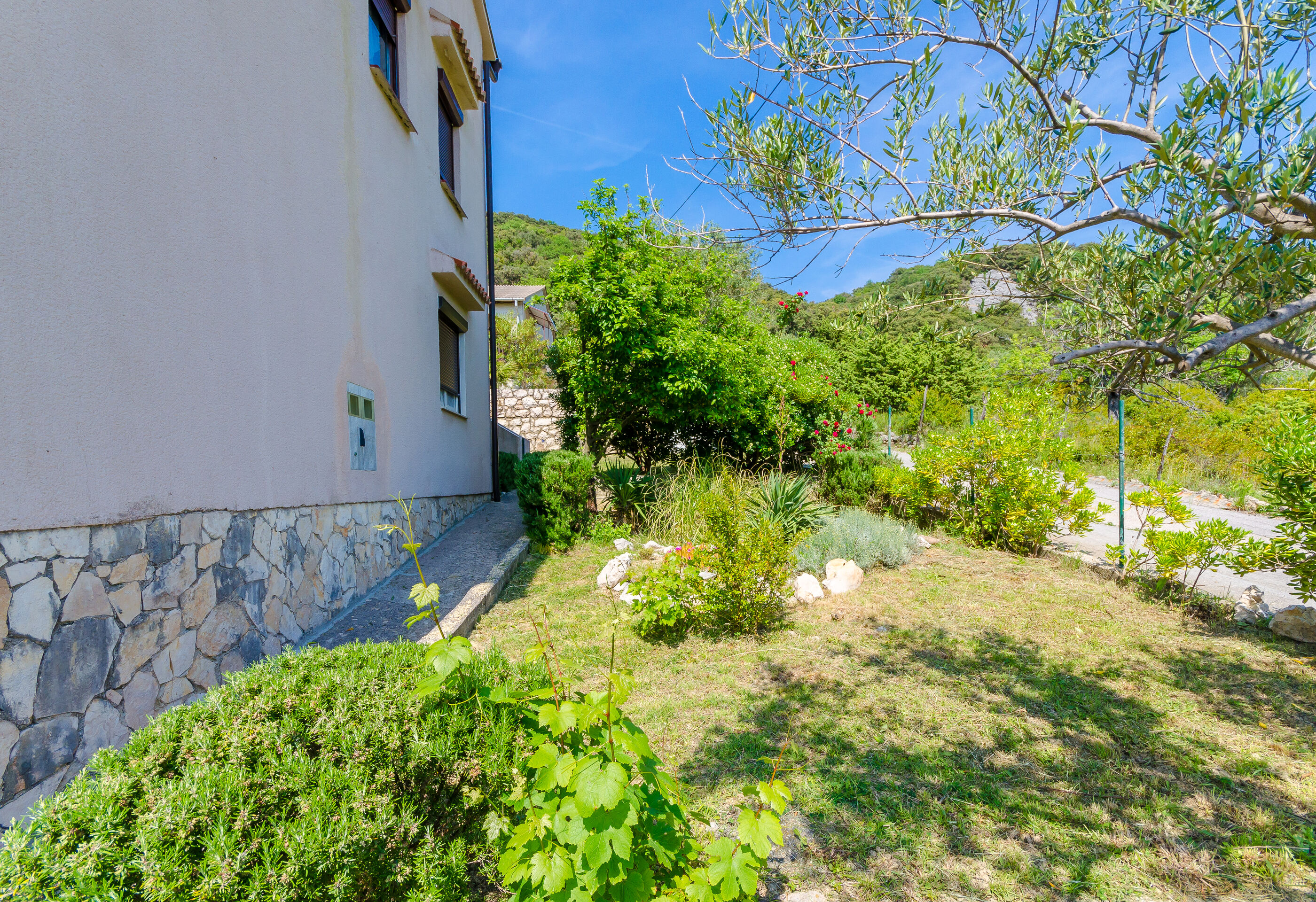 Apartments Vesna 81421-A3