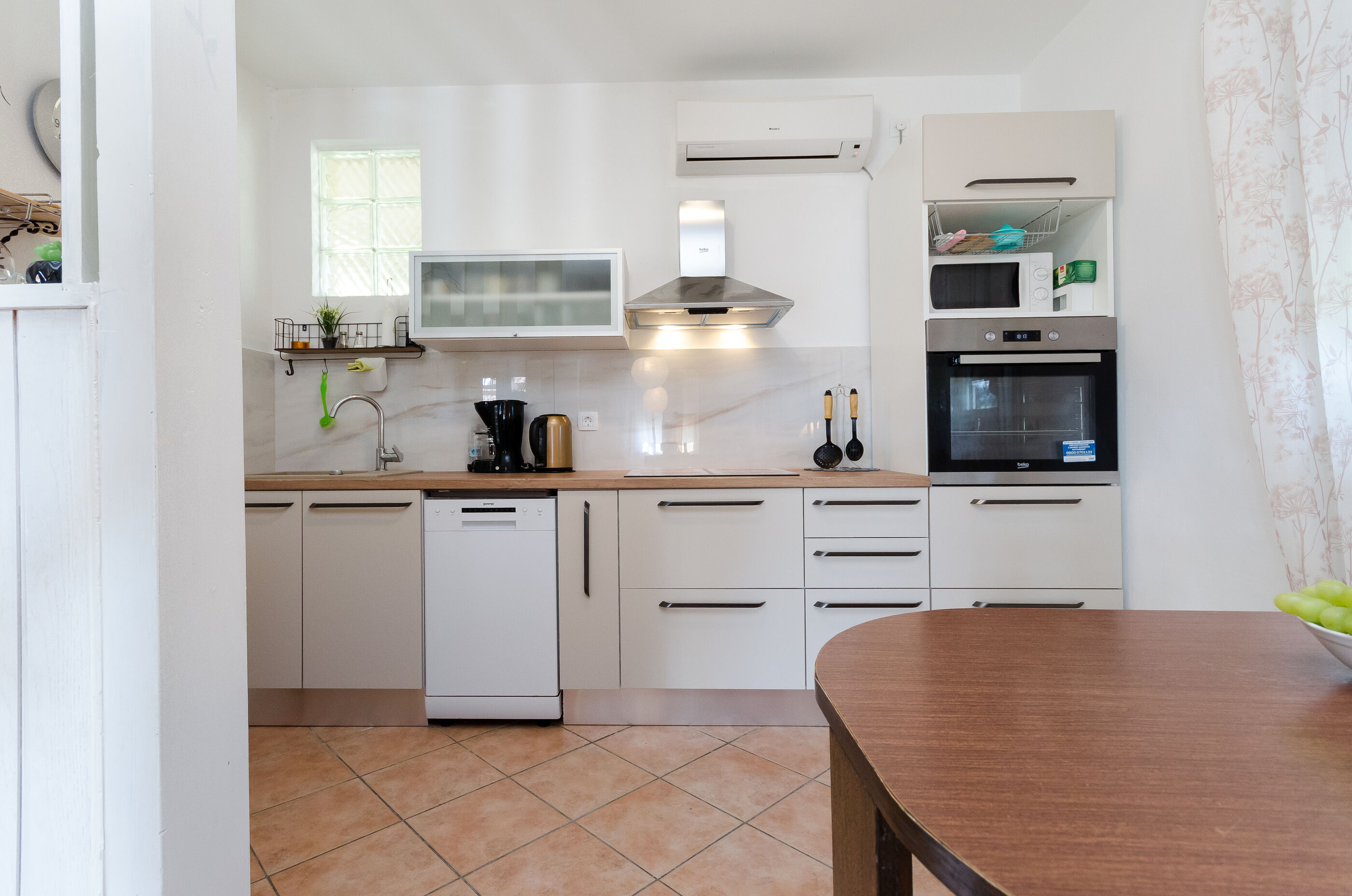 Apartments Vesna 81421-A1