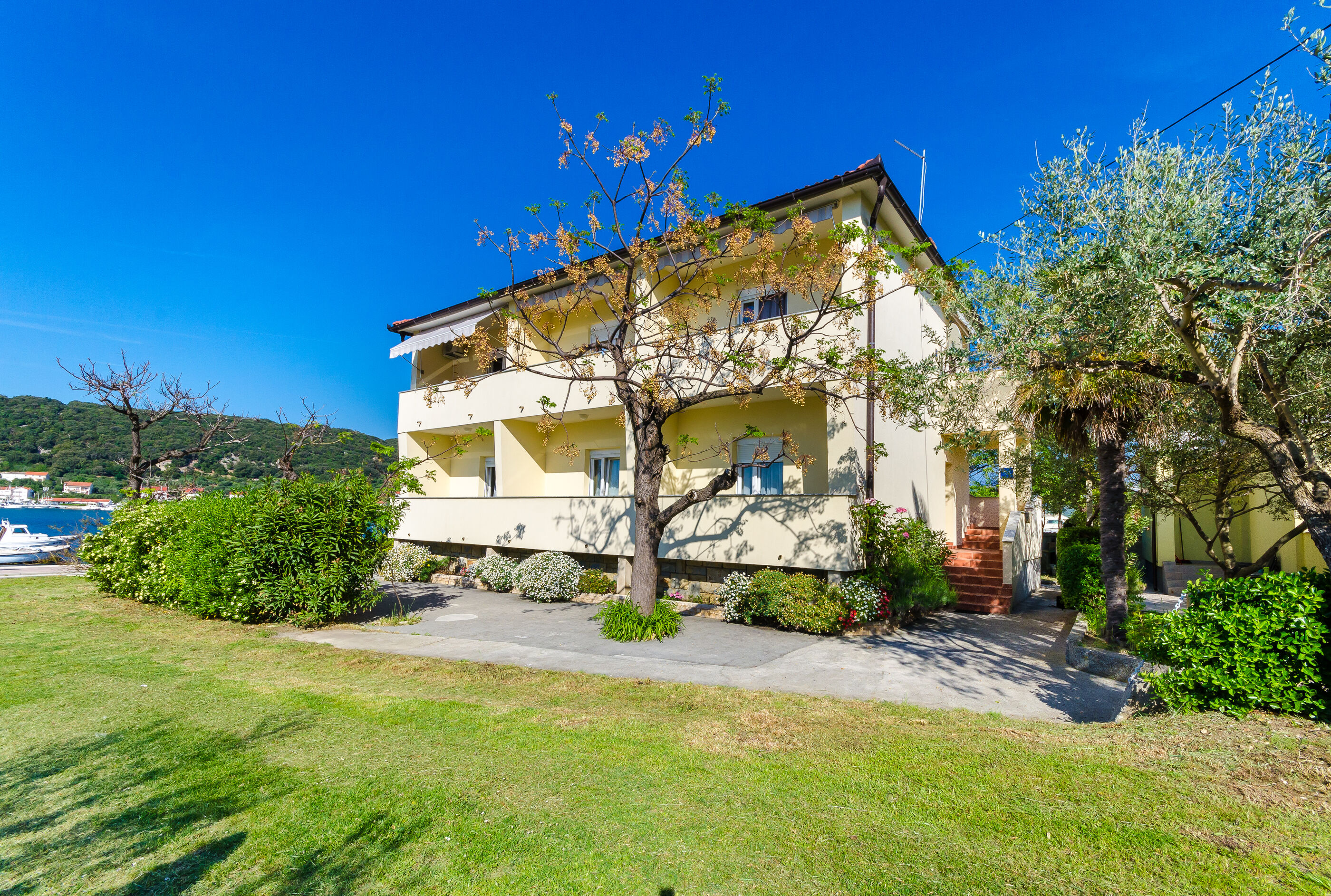 Apartments Darko by the sea 68091-A2
