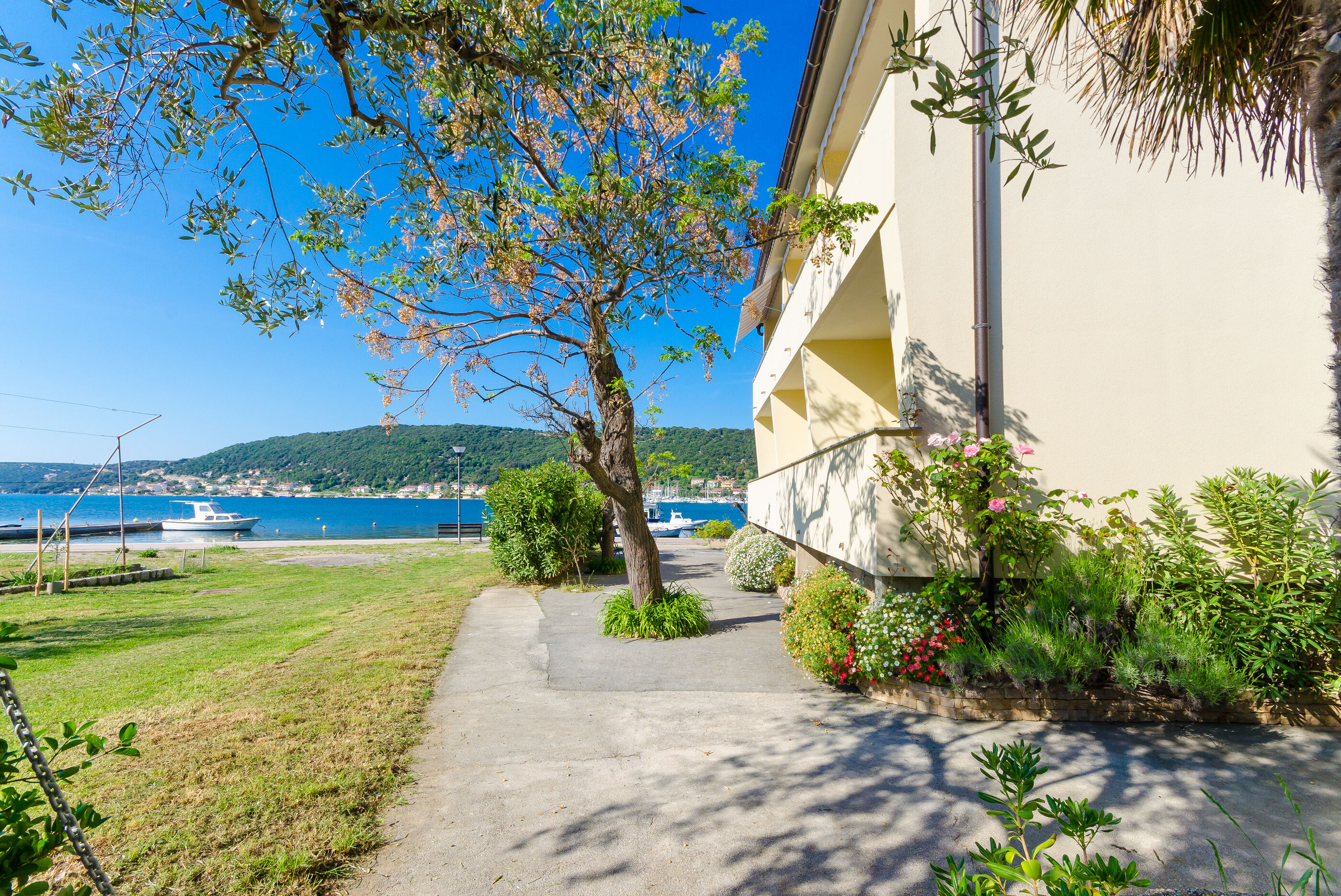 Apartments Darko by the sea 68091-A2