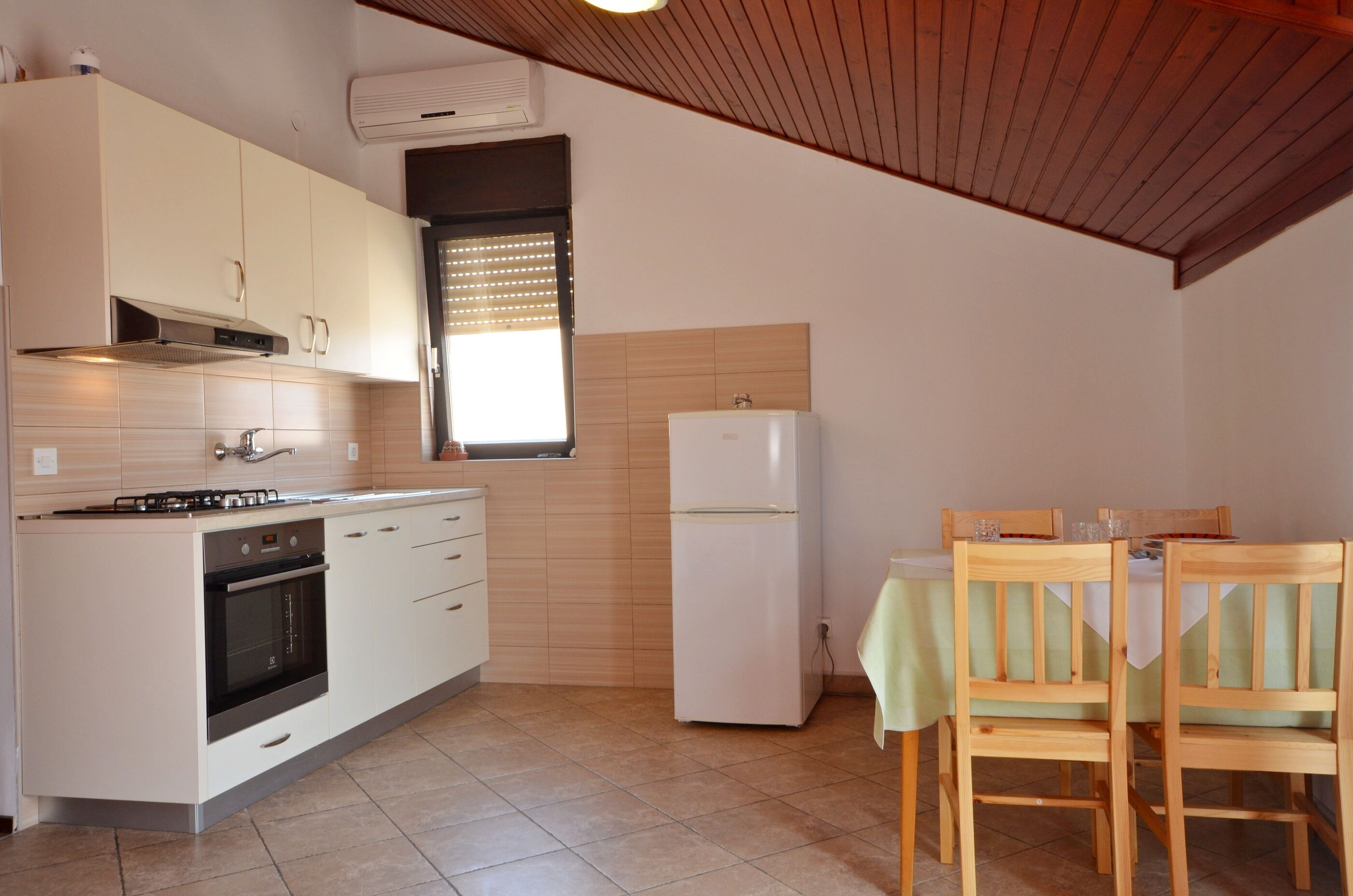 Apartment and Rooms Mrkovic 88981-A8