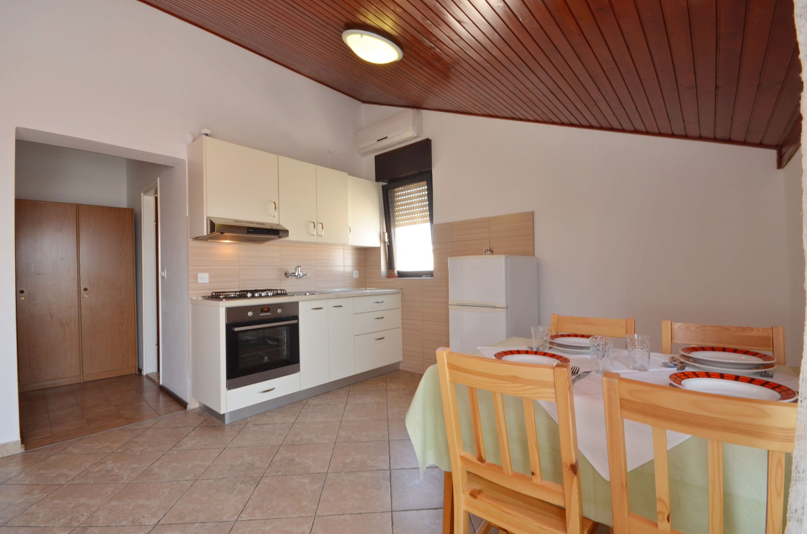 Apartment and Rooms Mrkovic 88981-A8