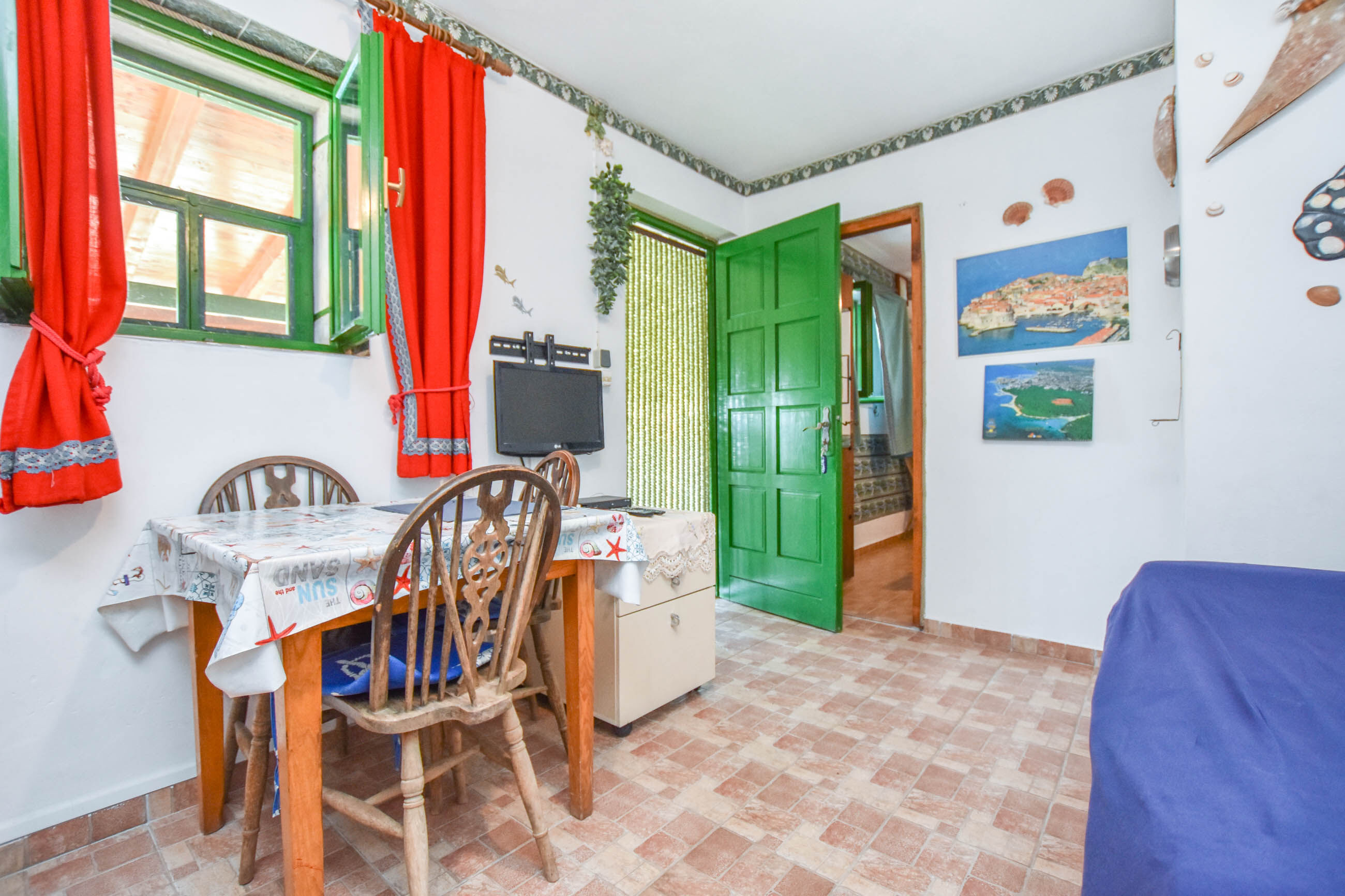 House Vesela 14851-K1