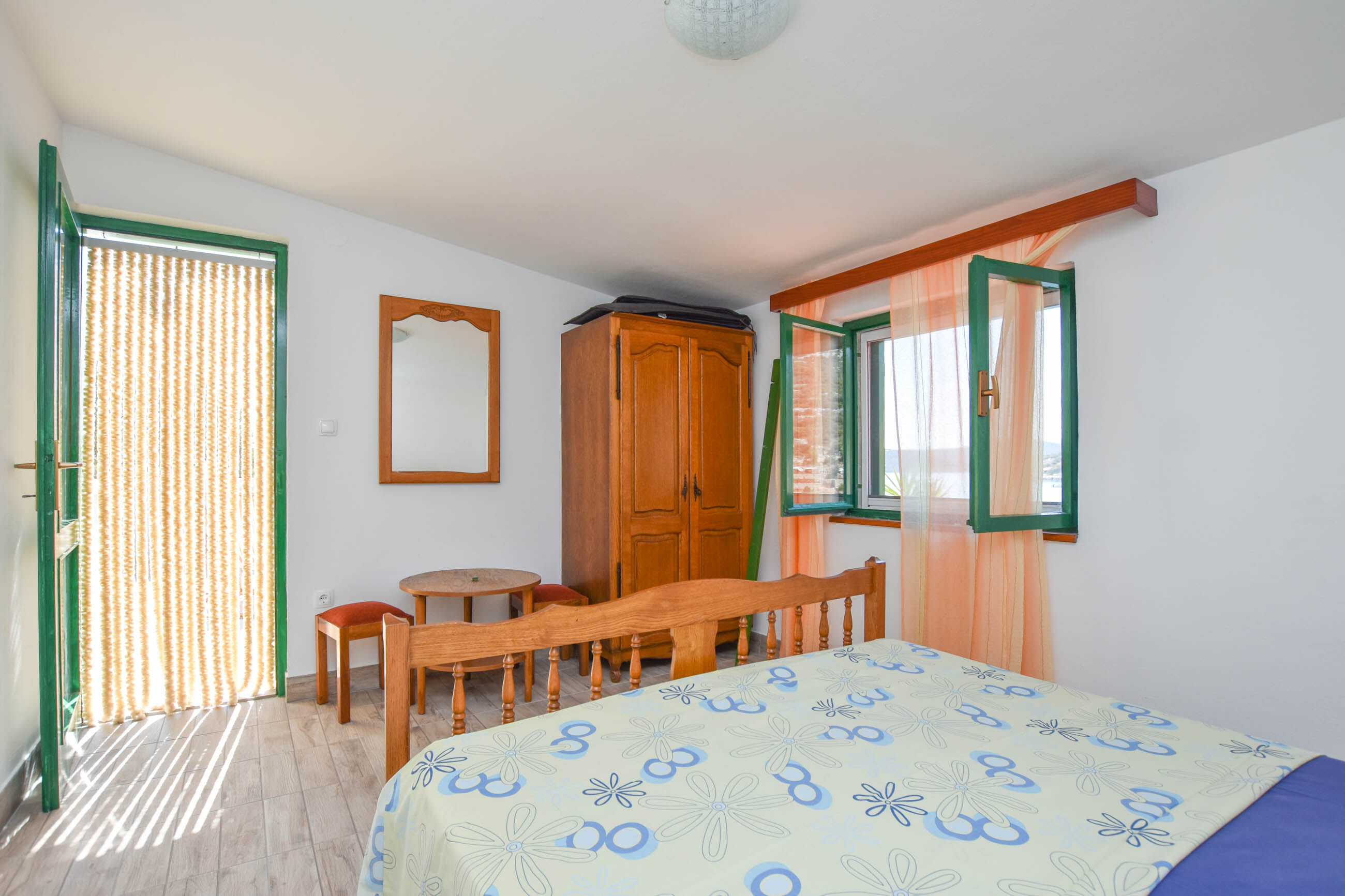 House Vesela 14851-K1