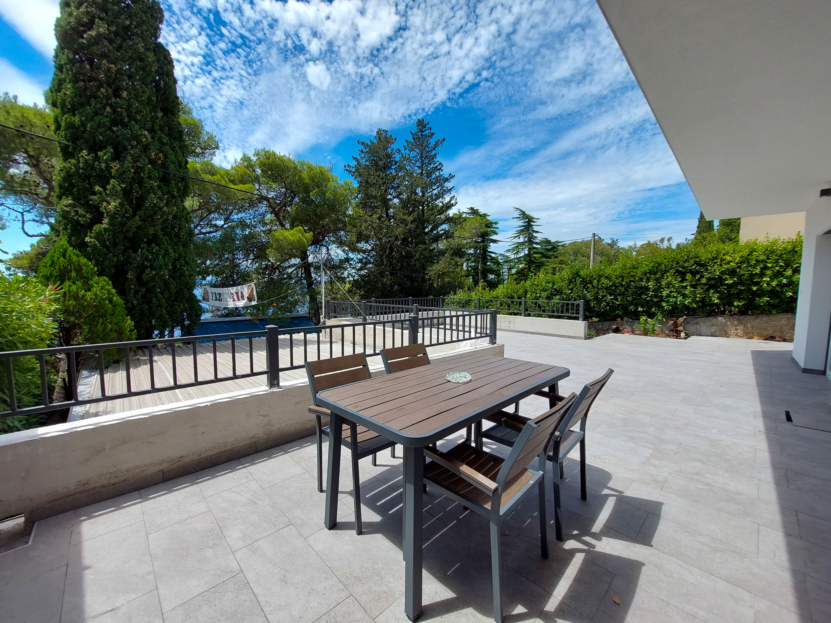 Apartment and Rooms Anne 84949-A1