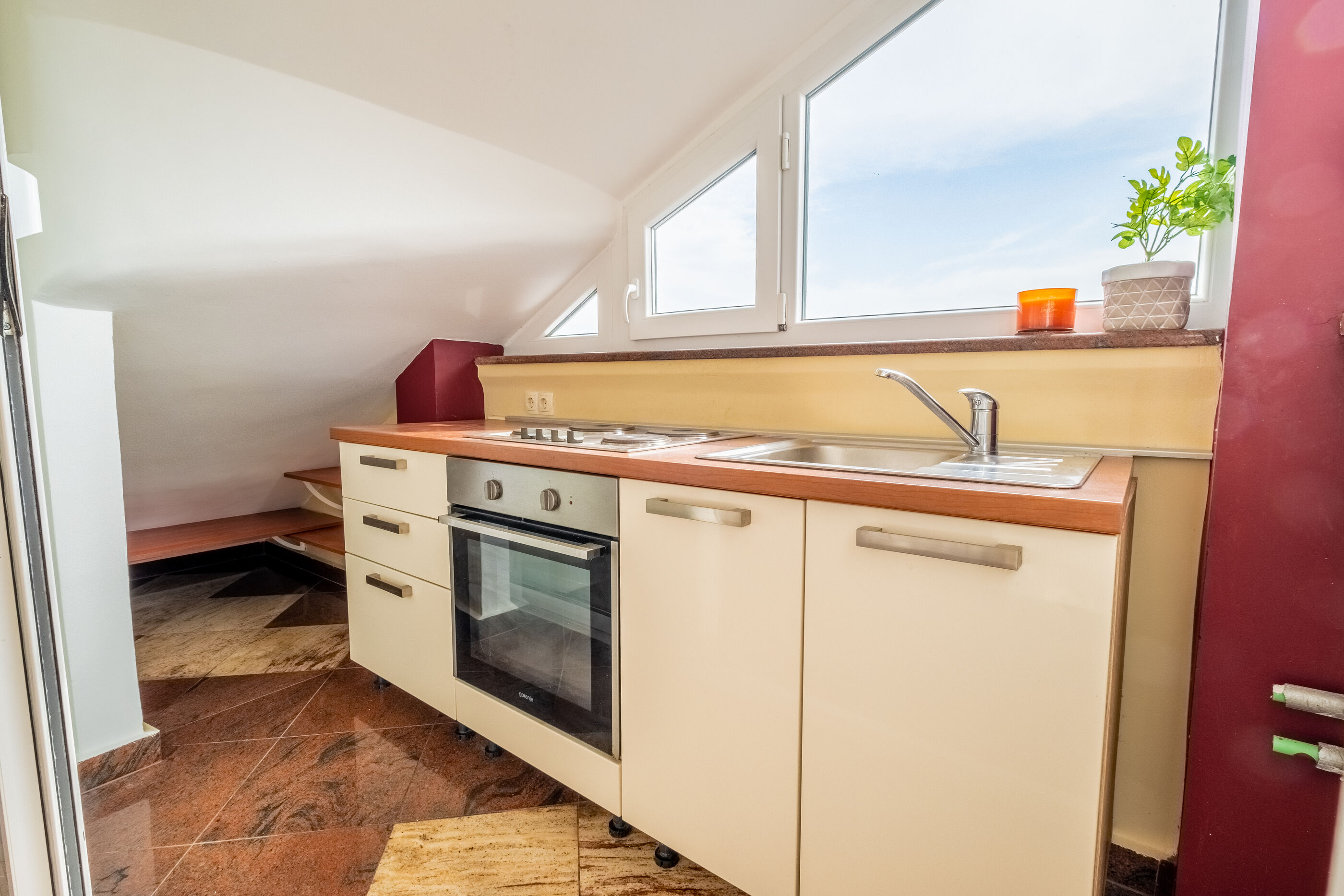 Apartments Lady 2 89311-A2