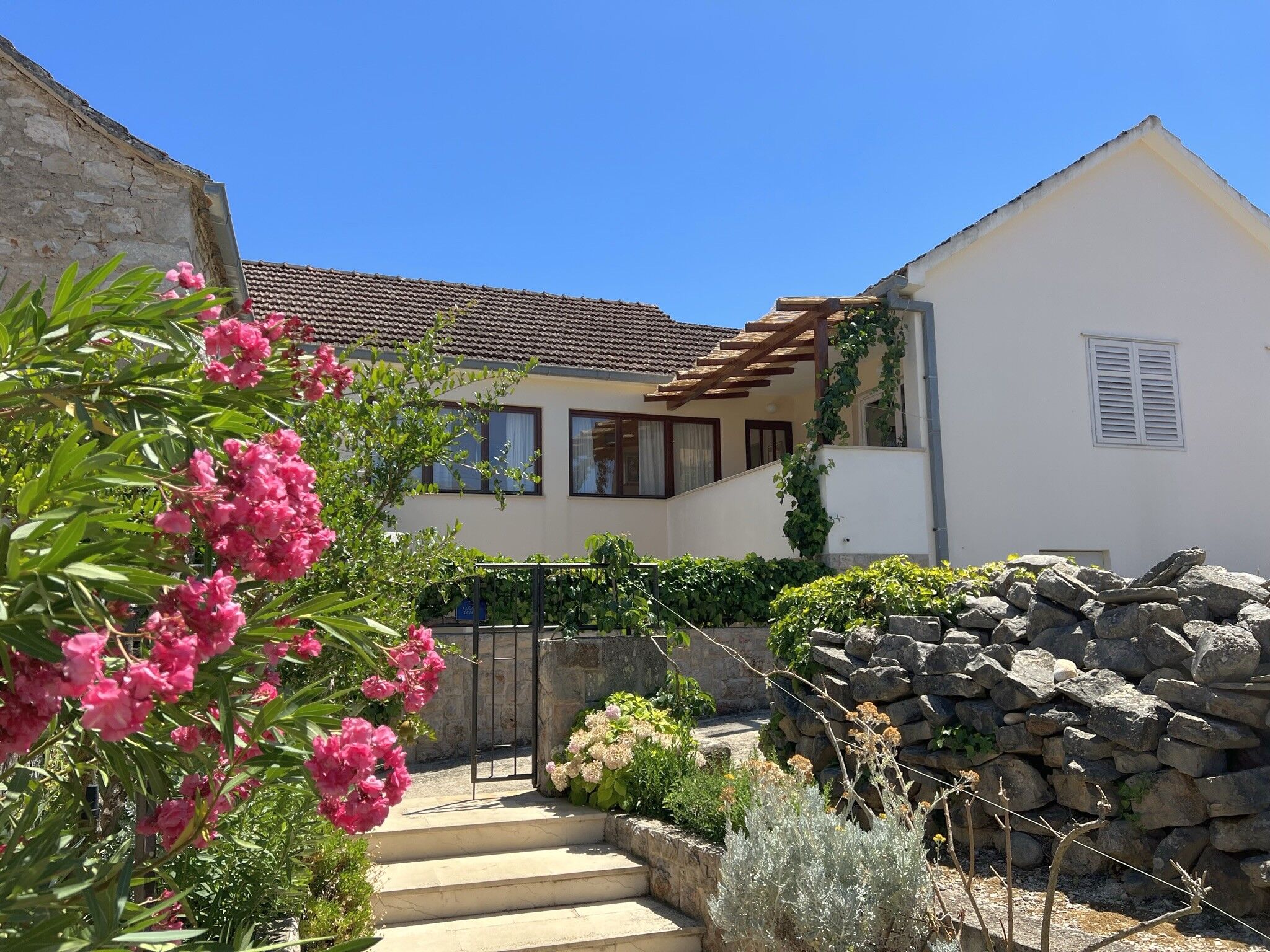 House Lara 11851-K1