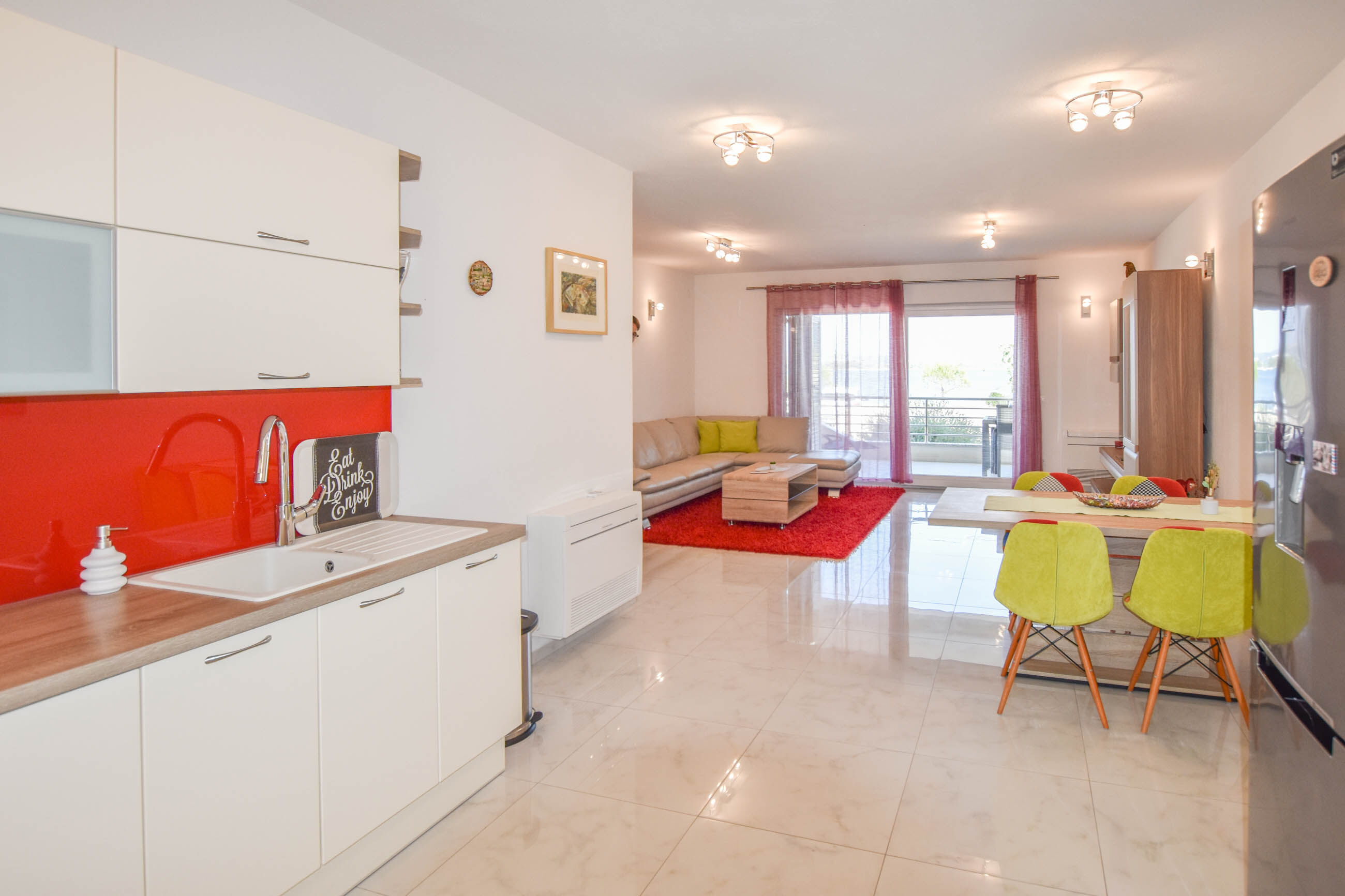 Apartment Ray of Sunshine 89321-A1