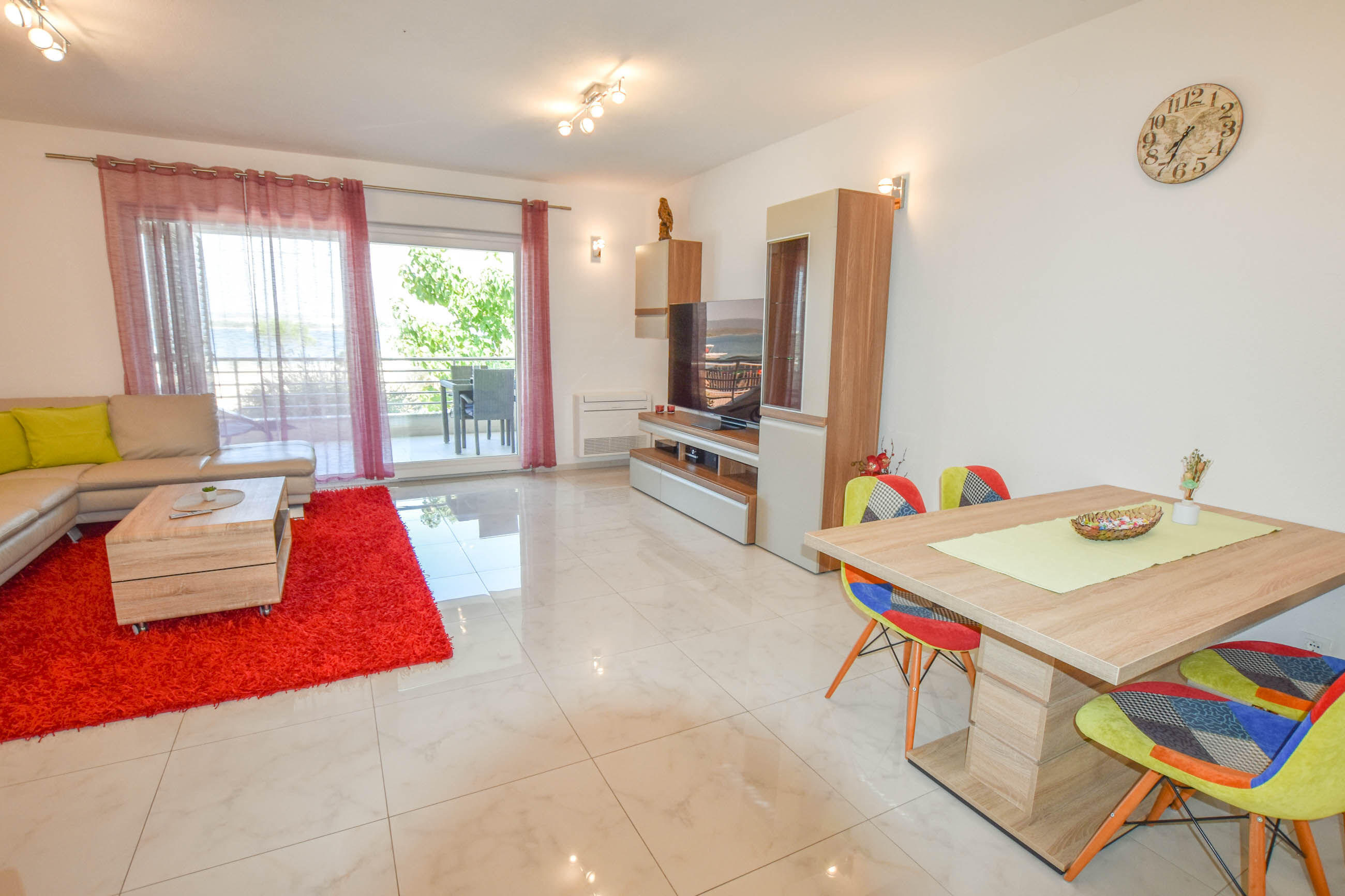 Apartment Ray of Sunshine 89321-A1