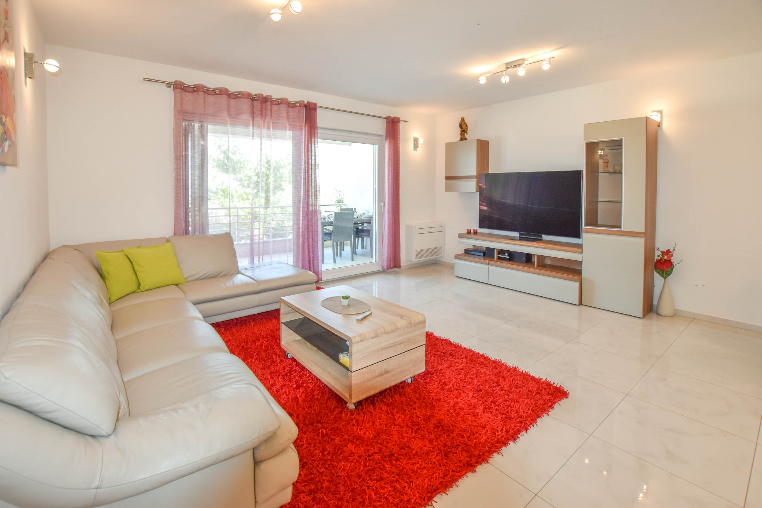 Apartment Ray of Sunshine 89321-A1