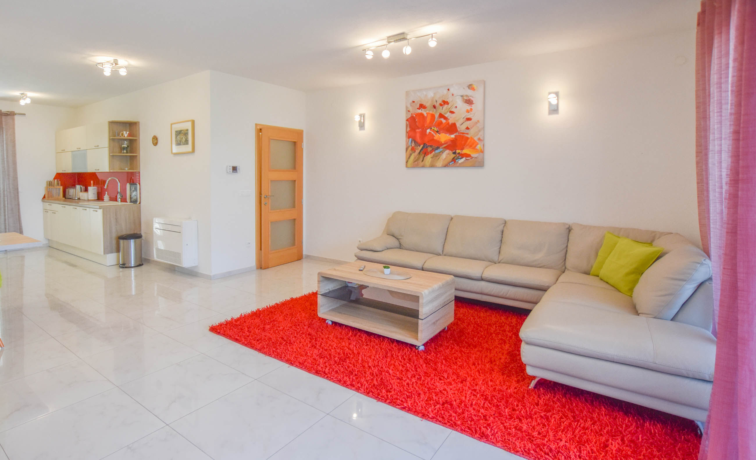 Apartment Ray of Sunshine 89321-A1