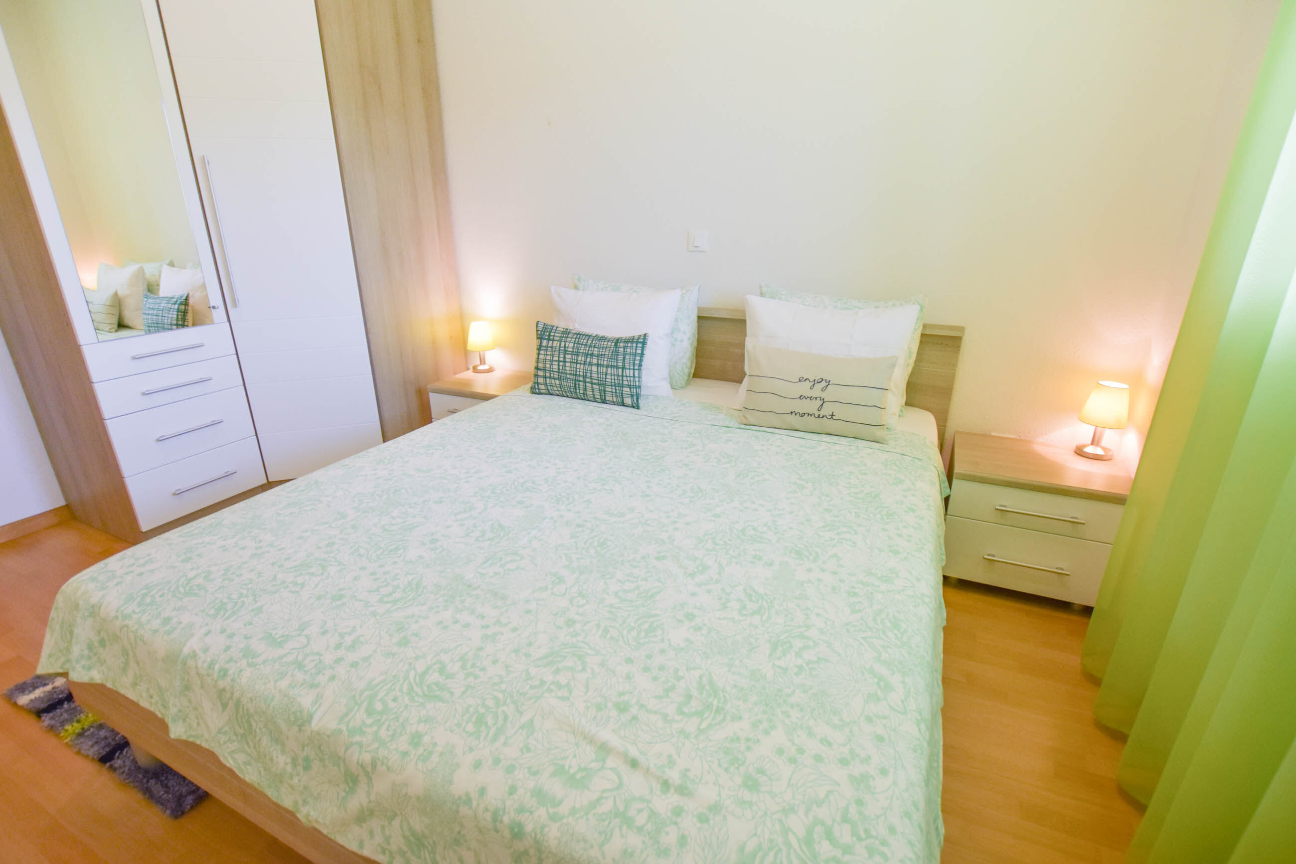 Apartment Ray of Sunshine 89321-A1