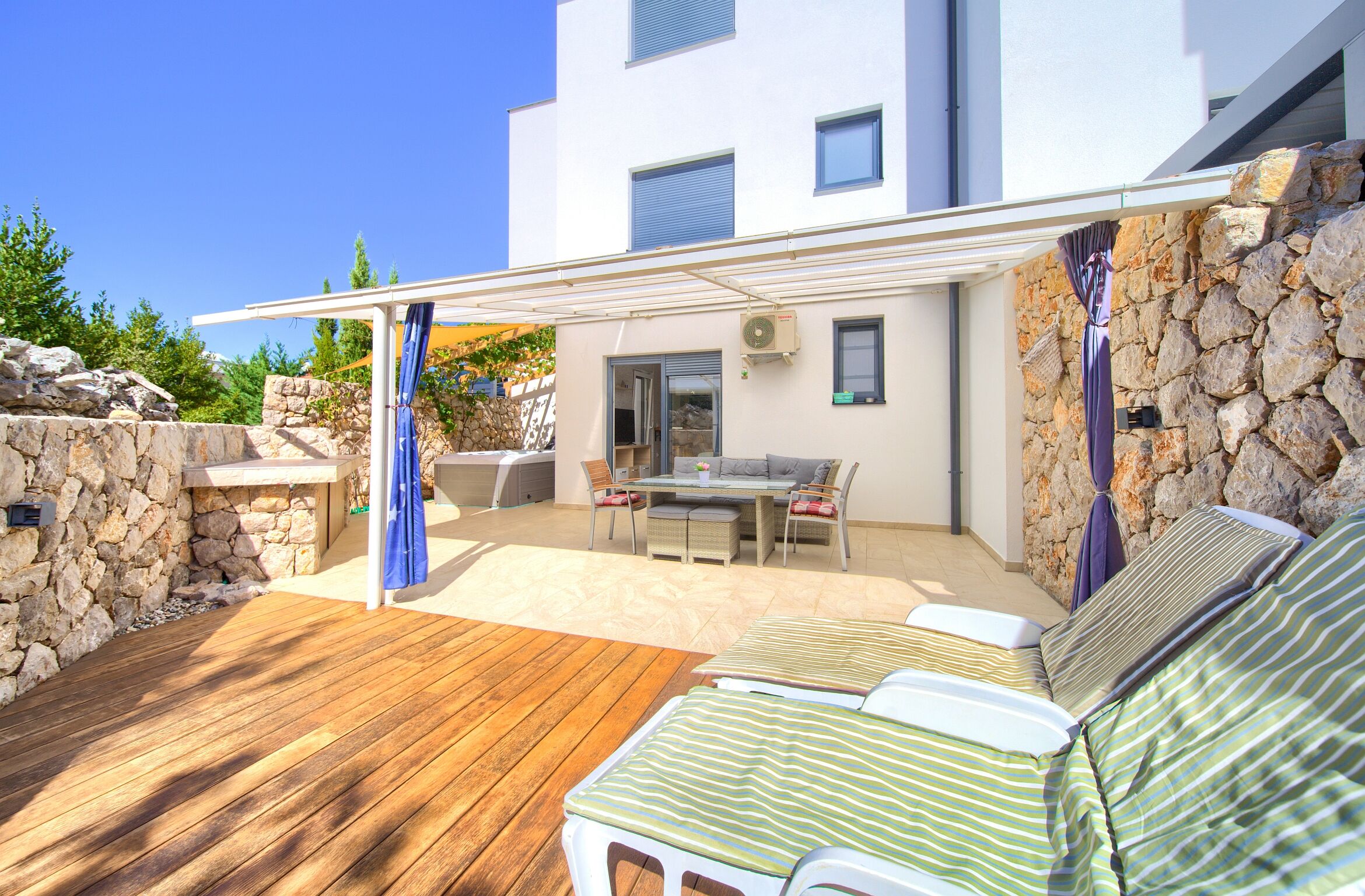 Apartments Nadica Deluxe 62185-A1