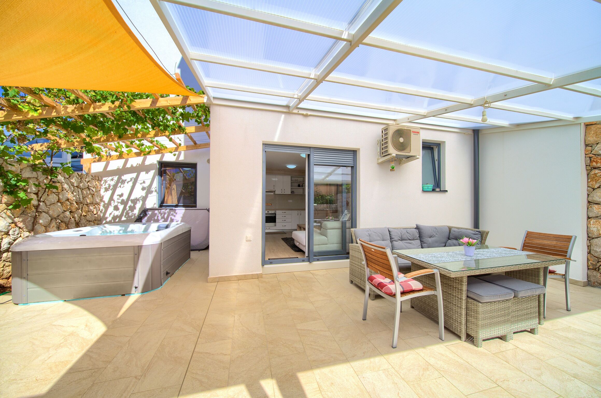 Apartments Nadica Deluxe 62185-A1