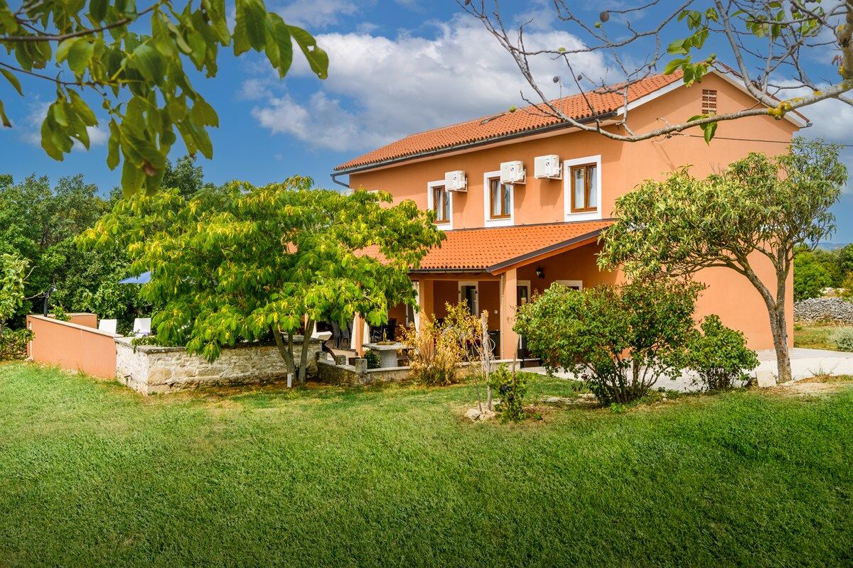 Villa Mateo 74085-K1