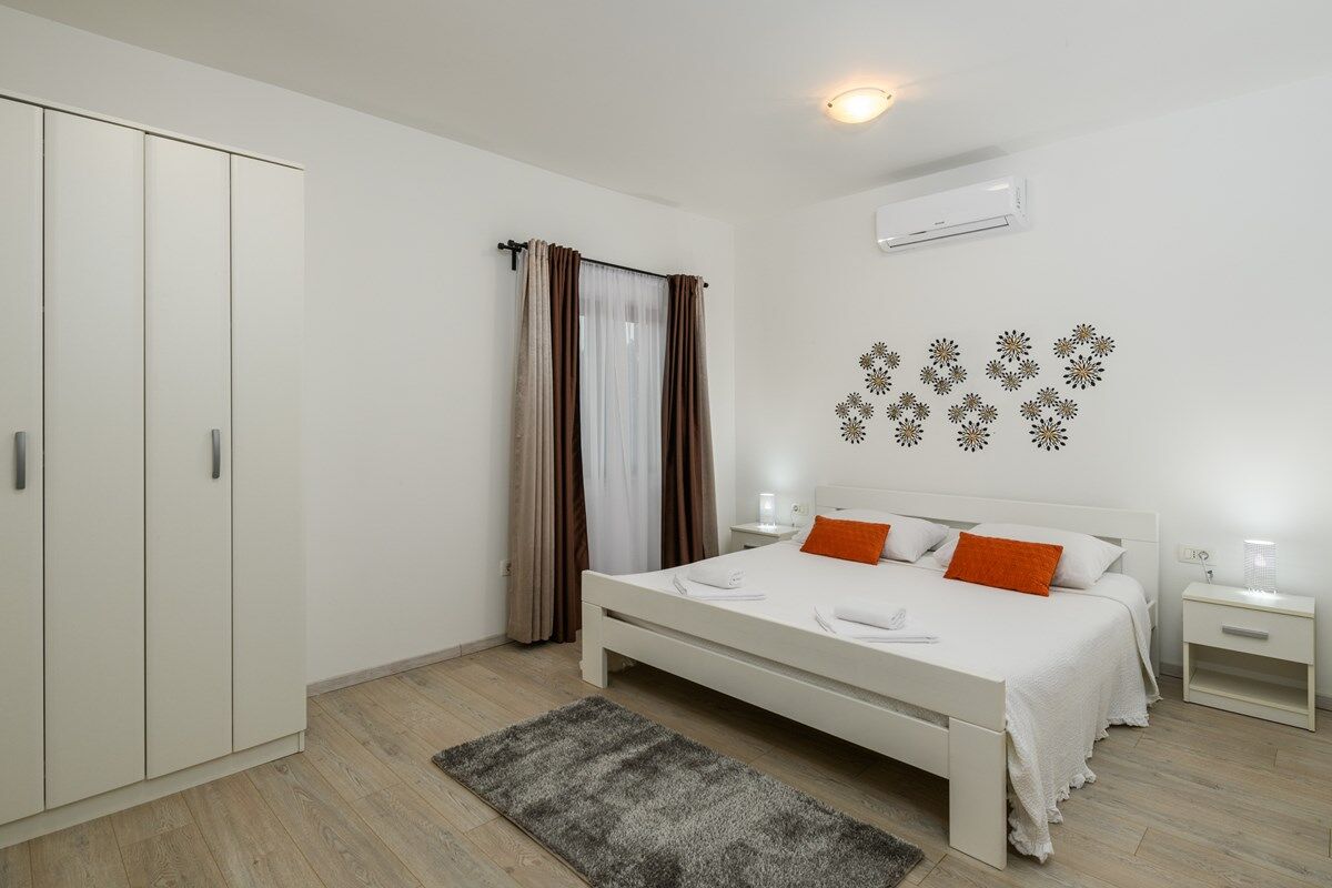 Villa Mateo 74085-K1