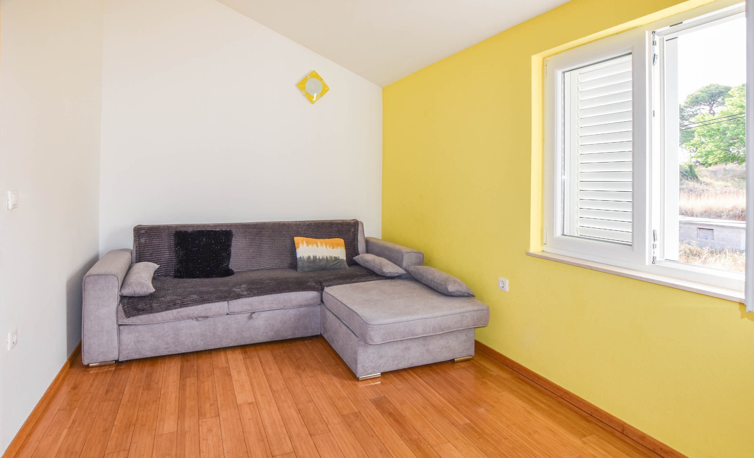 Apartments Mihaela 61501-A1