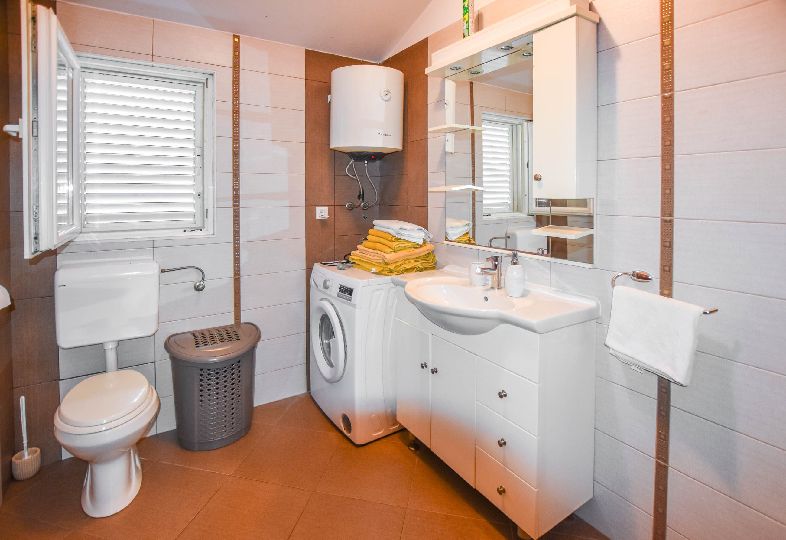 Apartments Mihaela 61501-A1