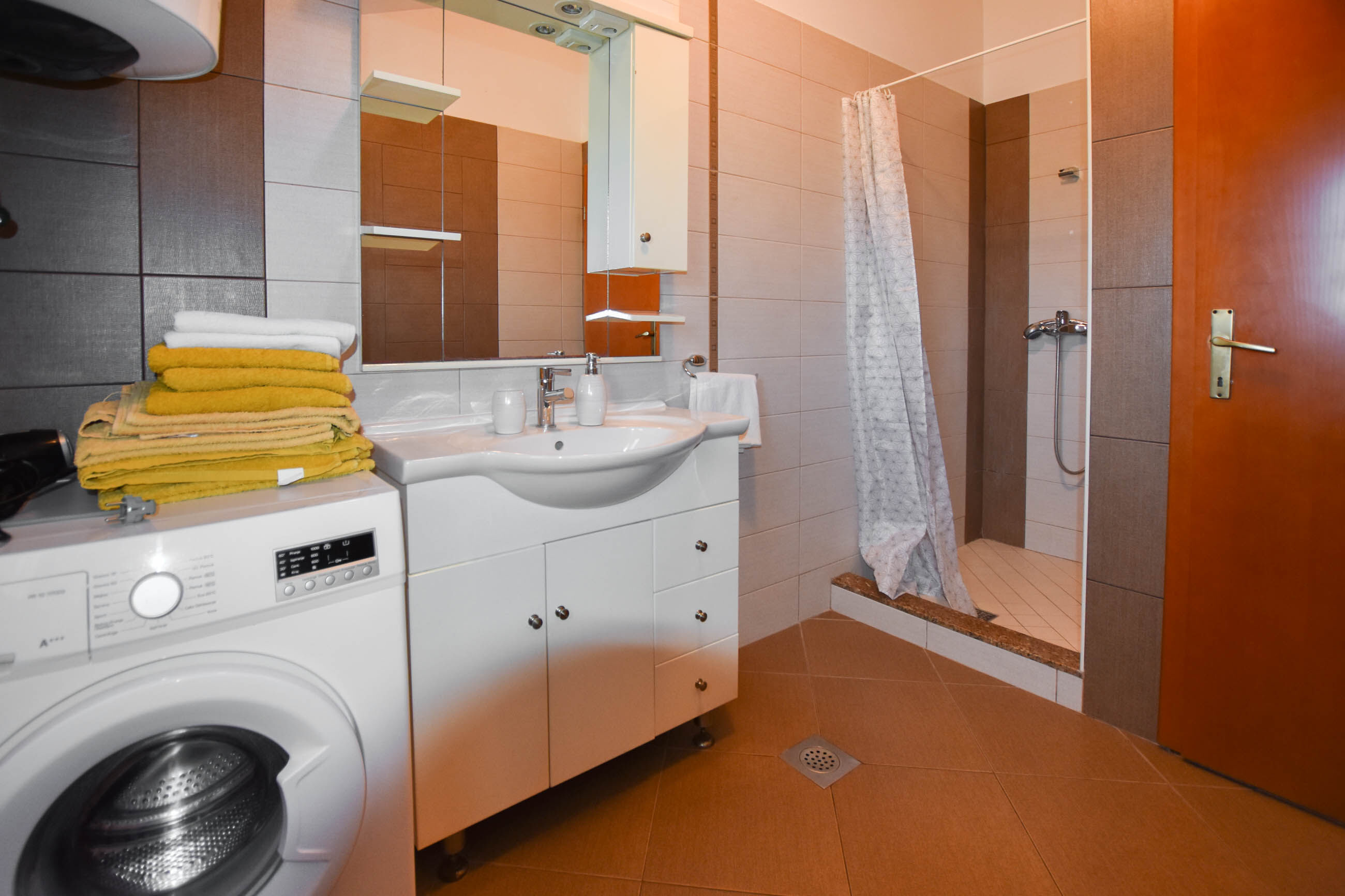 Apartments Mihaela 61501-A1