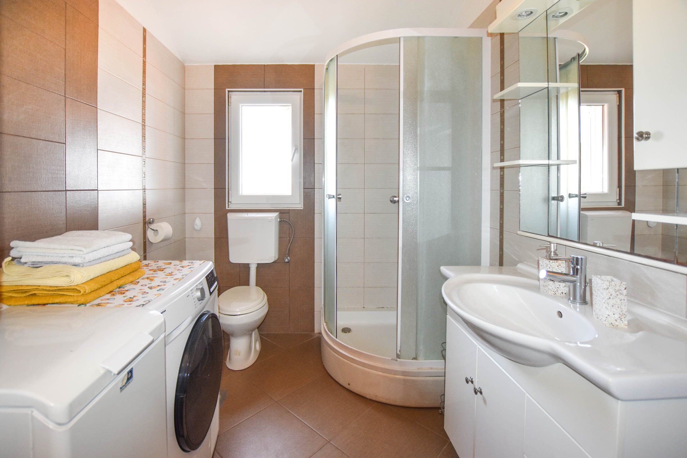Apartments Mihaela 61501-A2
