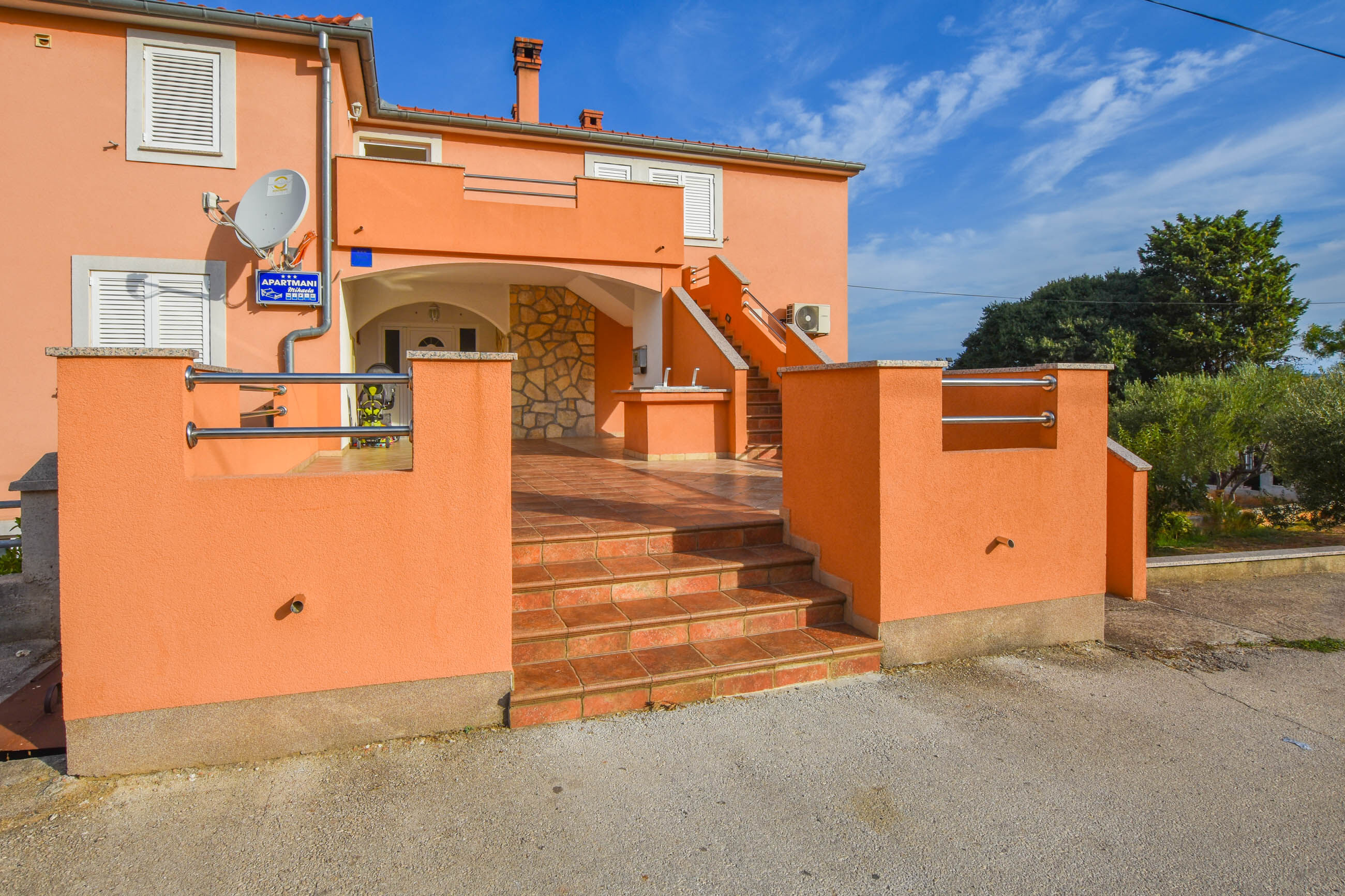 Apartments Mihaela 61501-A1