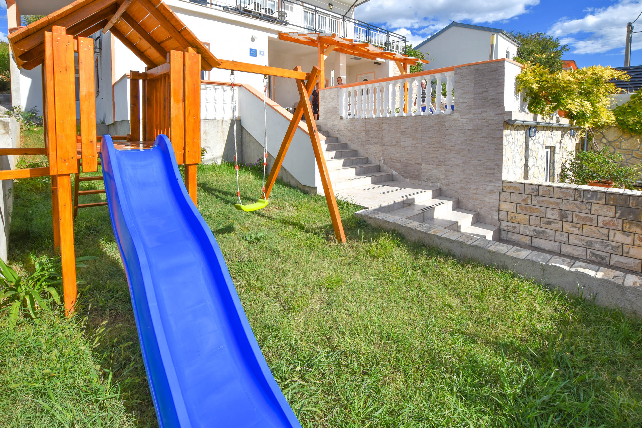 House Rovana 83181-K1