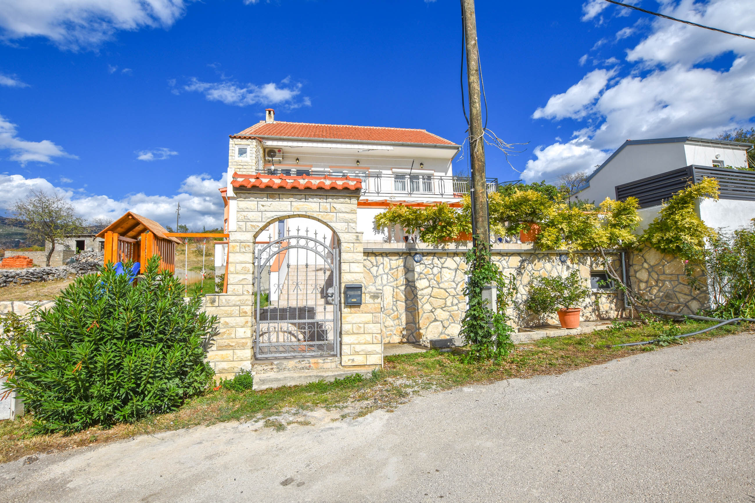 House Rovana 83181-K1