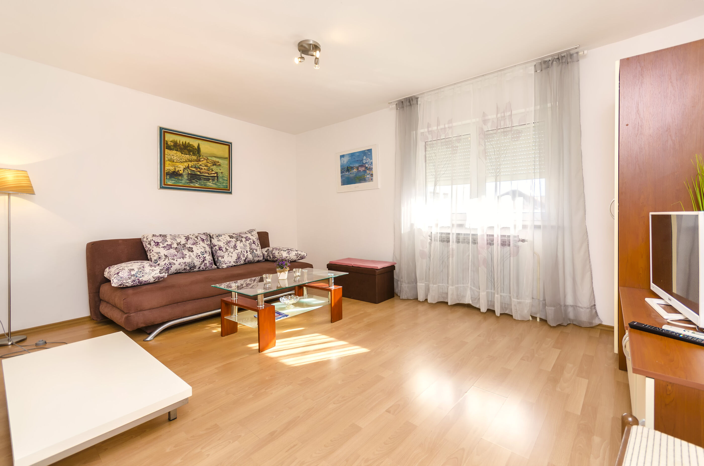 Apartment Violet 28611-A1