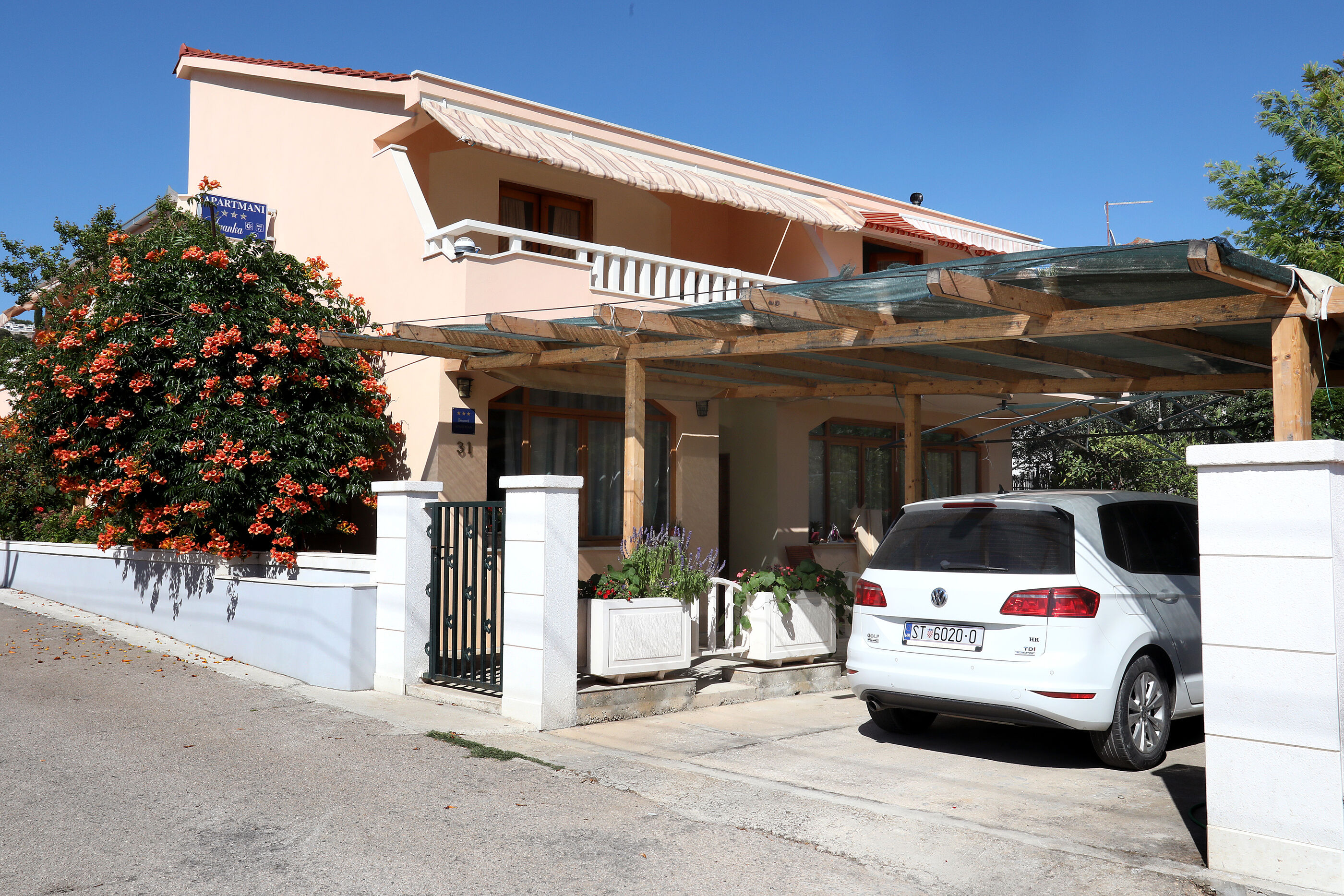 Apartments Ivanka 54121-A1