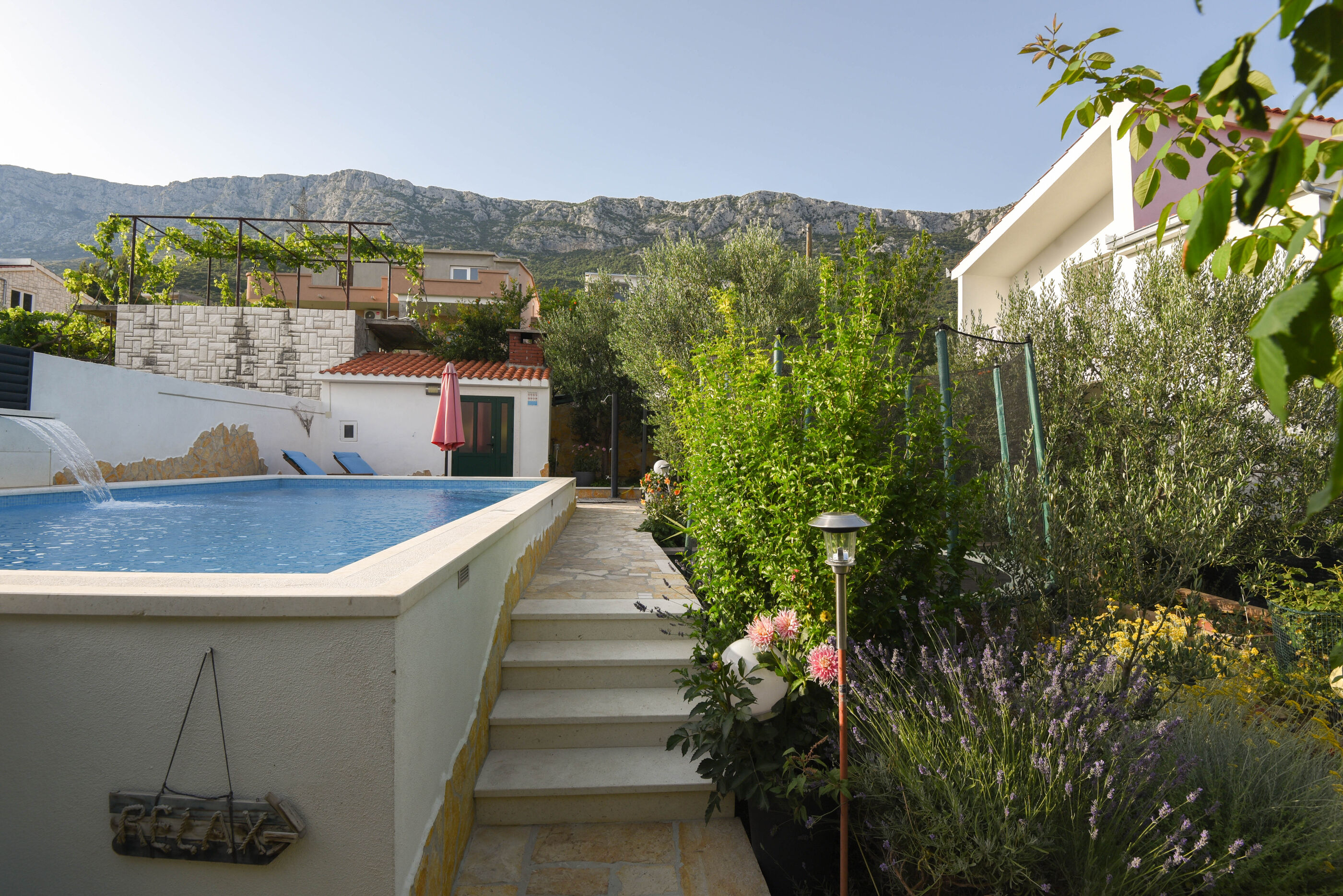 House Sandra 48881-A1