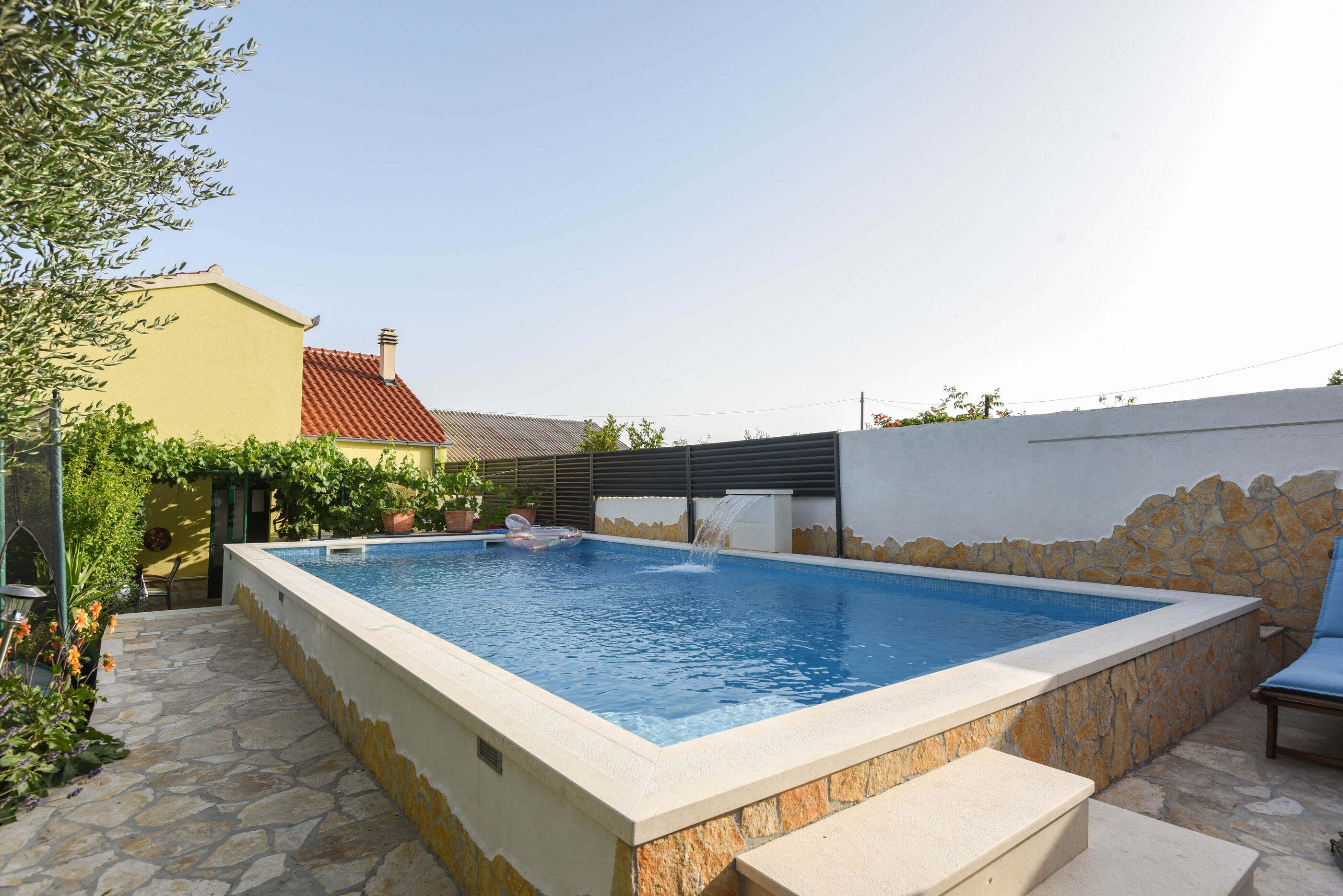 House Sandra 48881-A1