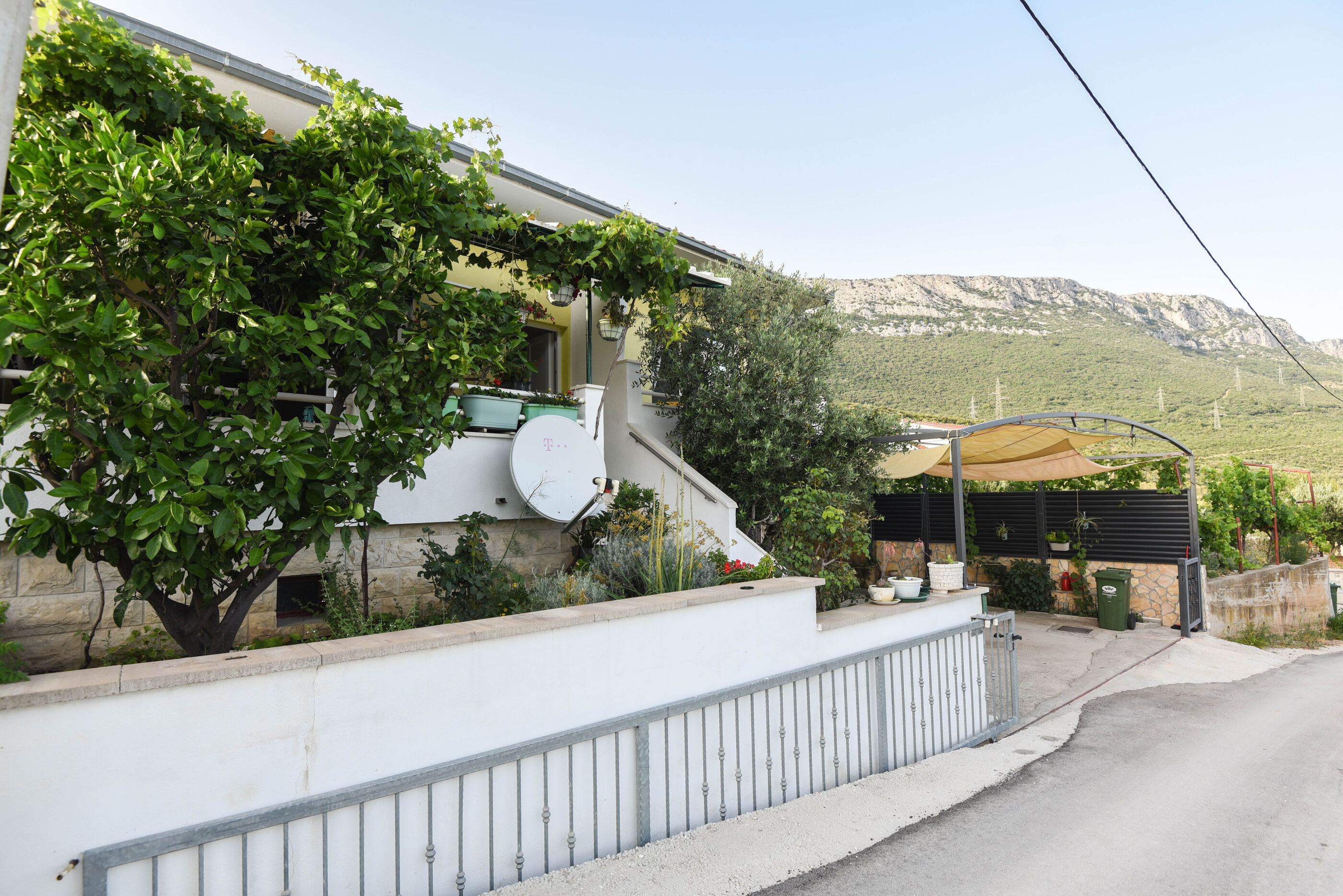 House Sandra 48881-A1