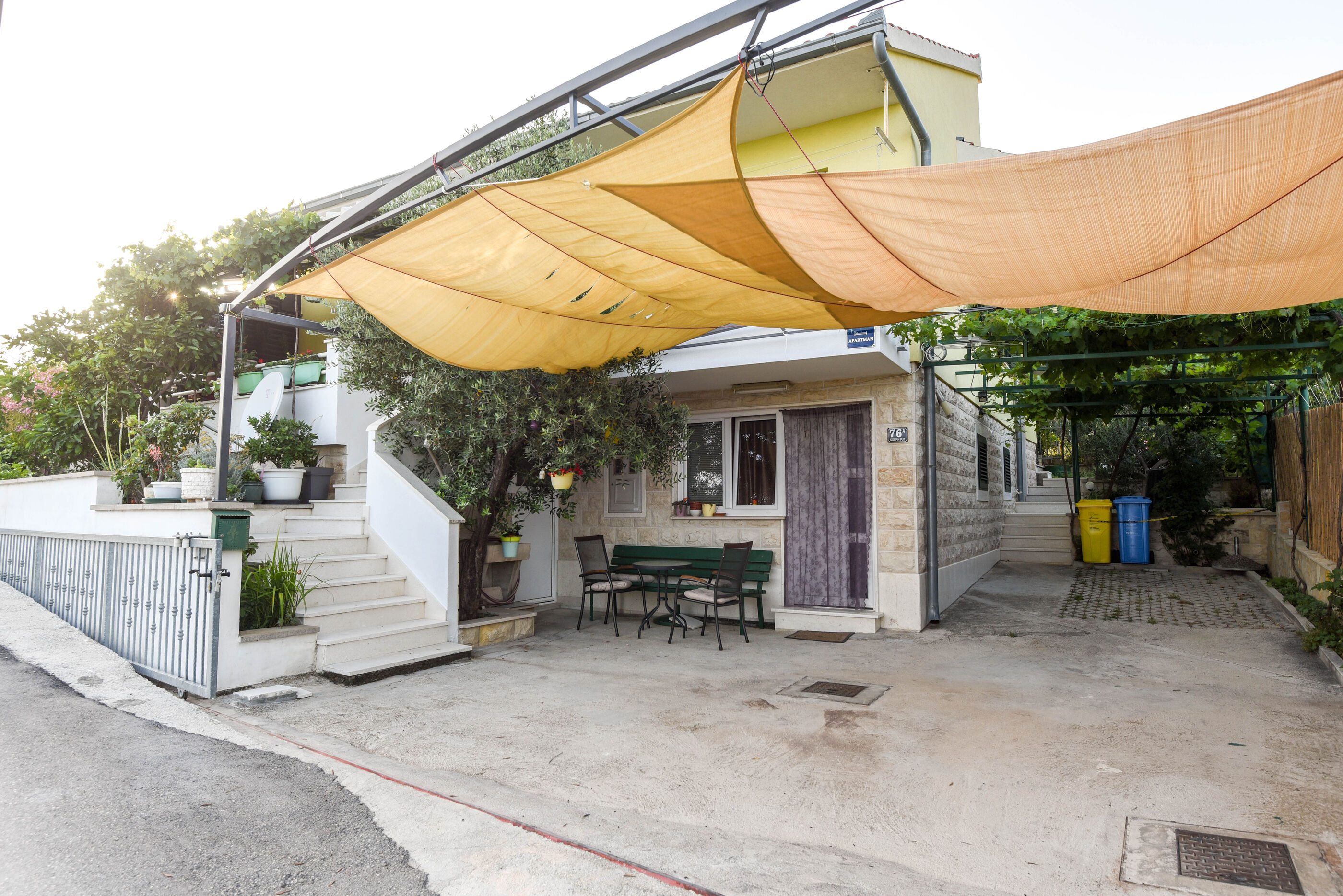 House Sandra 48881-A1