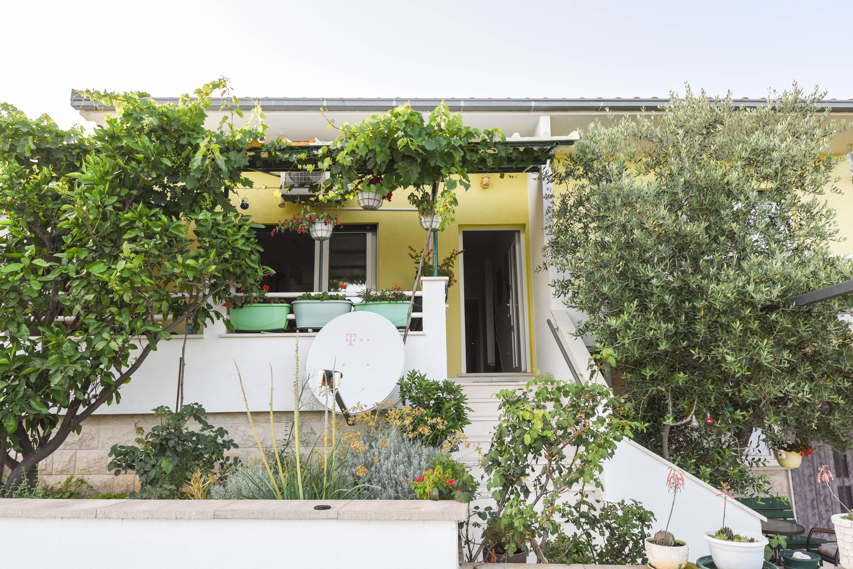 House Sandra 48881-A1