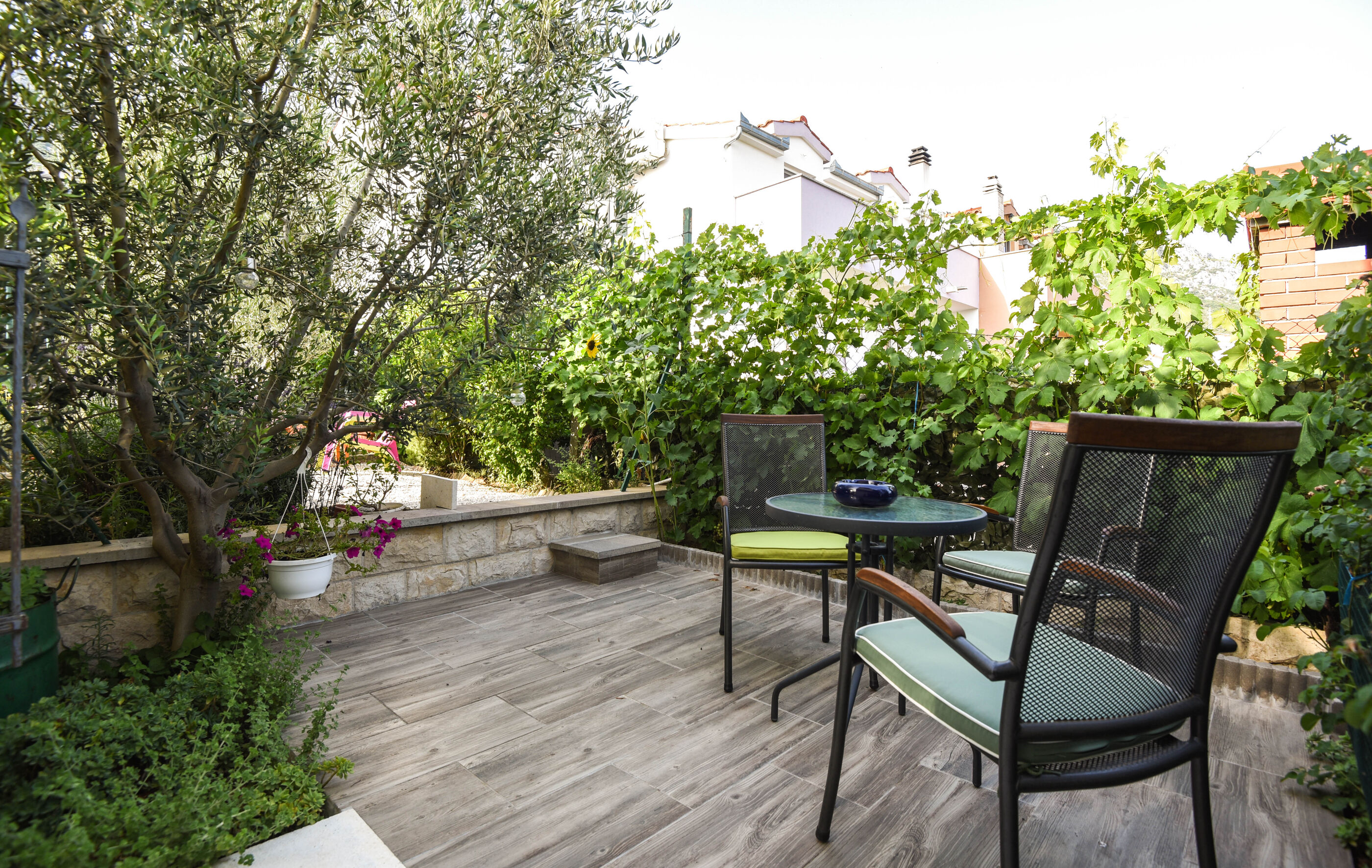 House Sandra 48881-A1