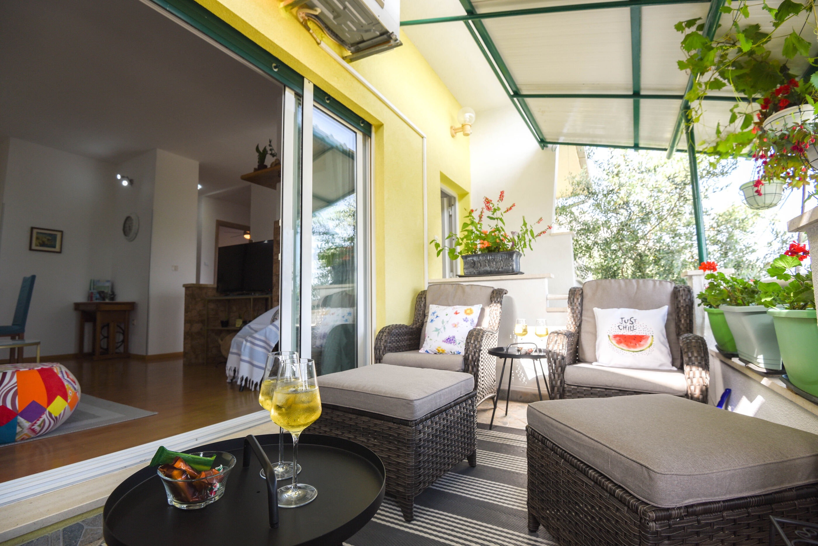 House Sandra 48881-A1