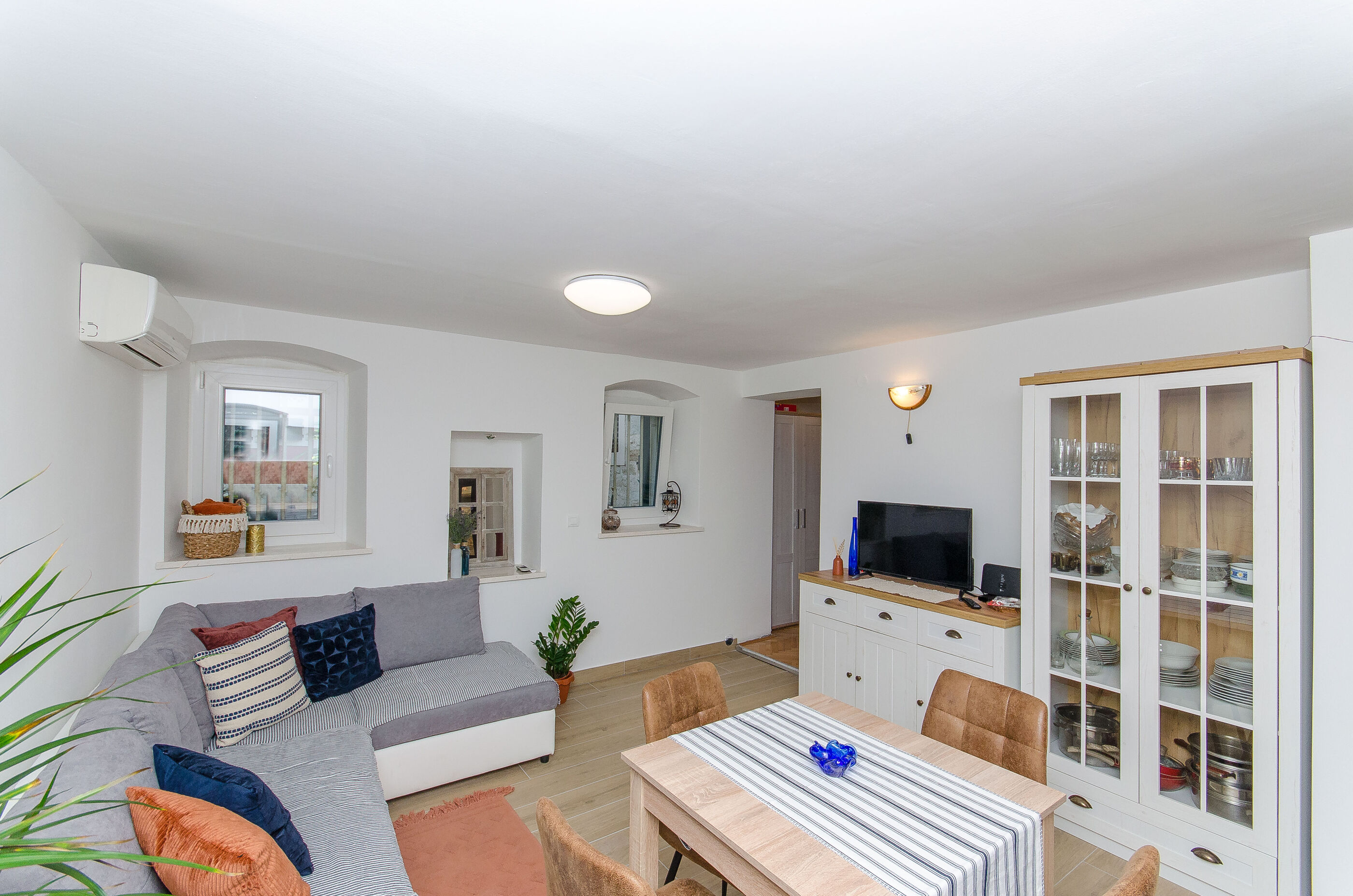 Apartment Sweet Nest 89481-A1