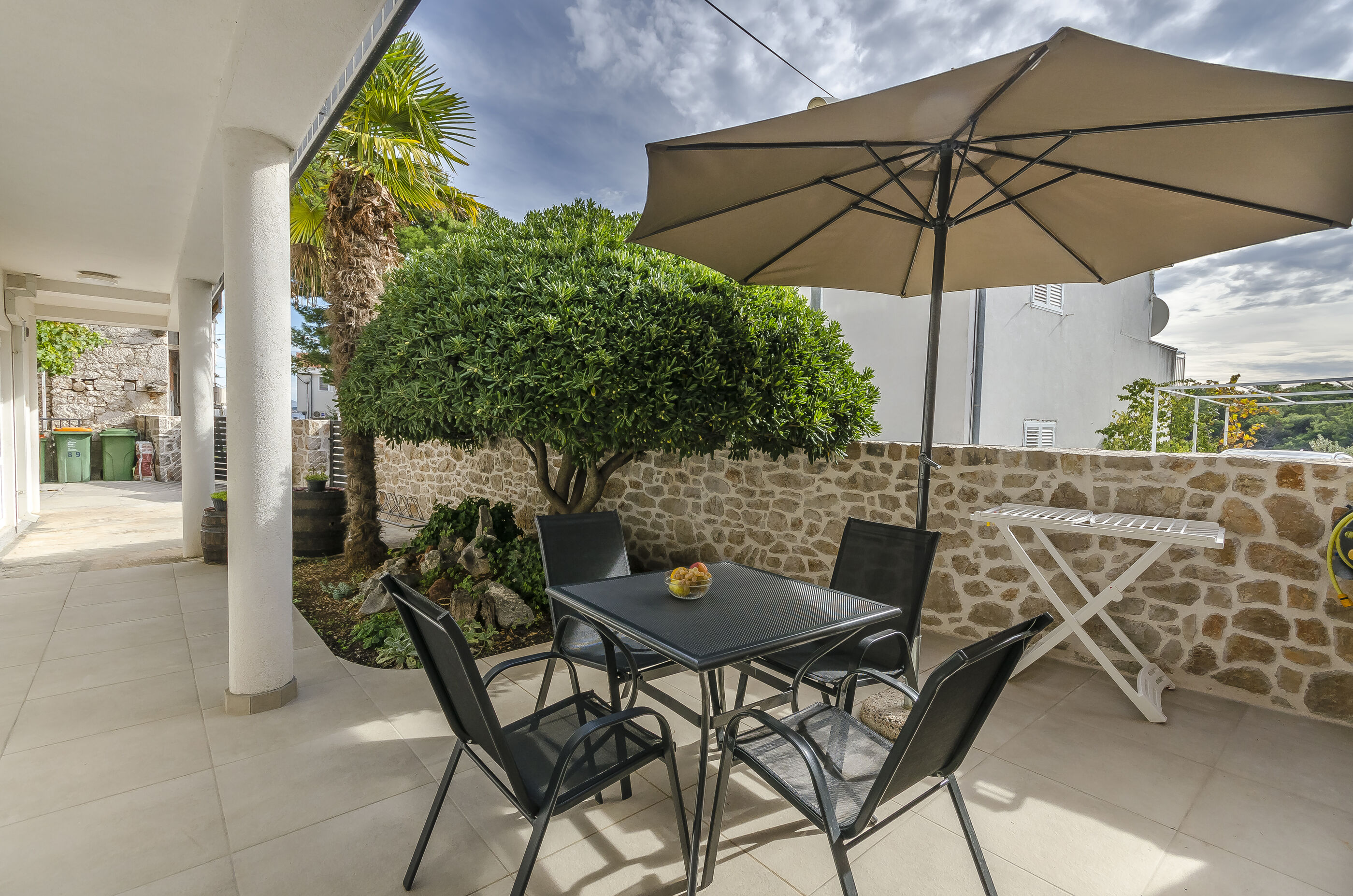 Apartments Tribunj Mali mago 38851-A1