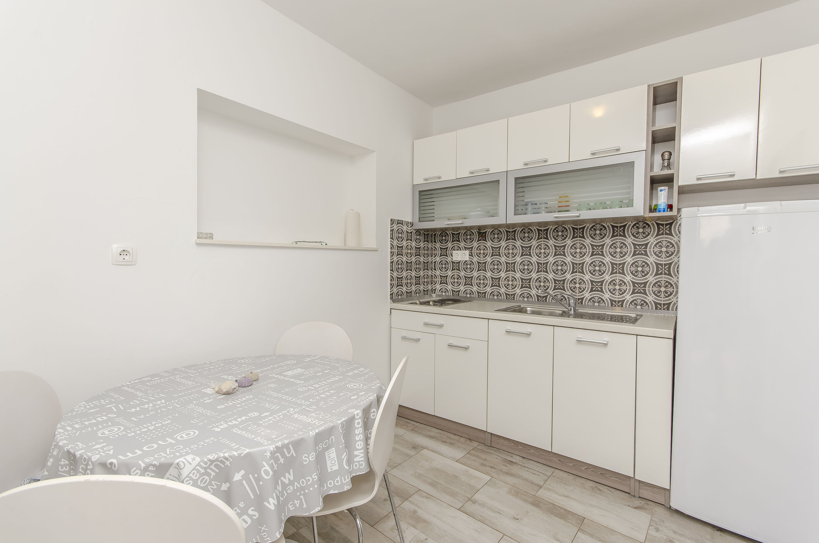 Apartments Tribunj Mali mago 38851-A1