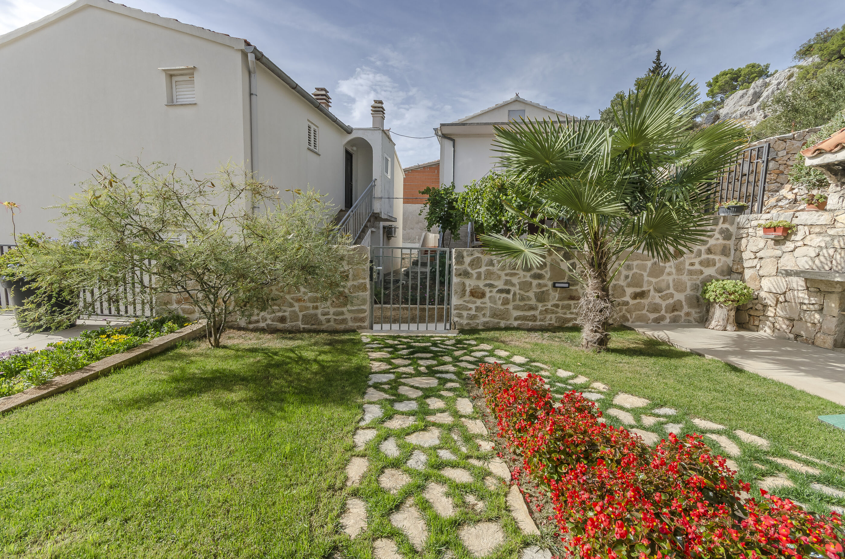 Apartments Tribunj Mali mago 38851-A2