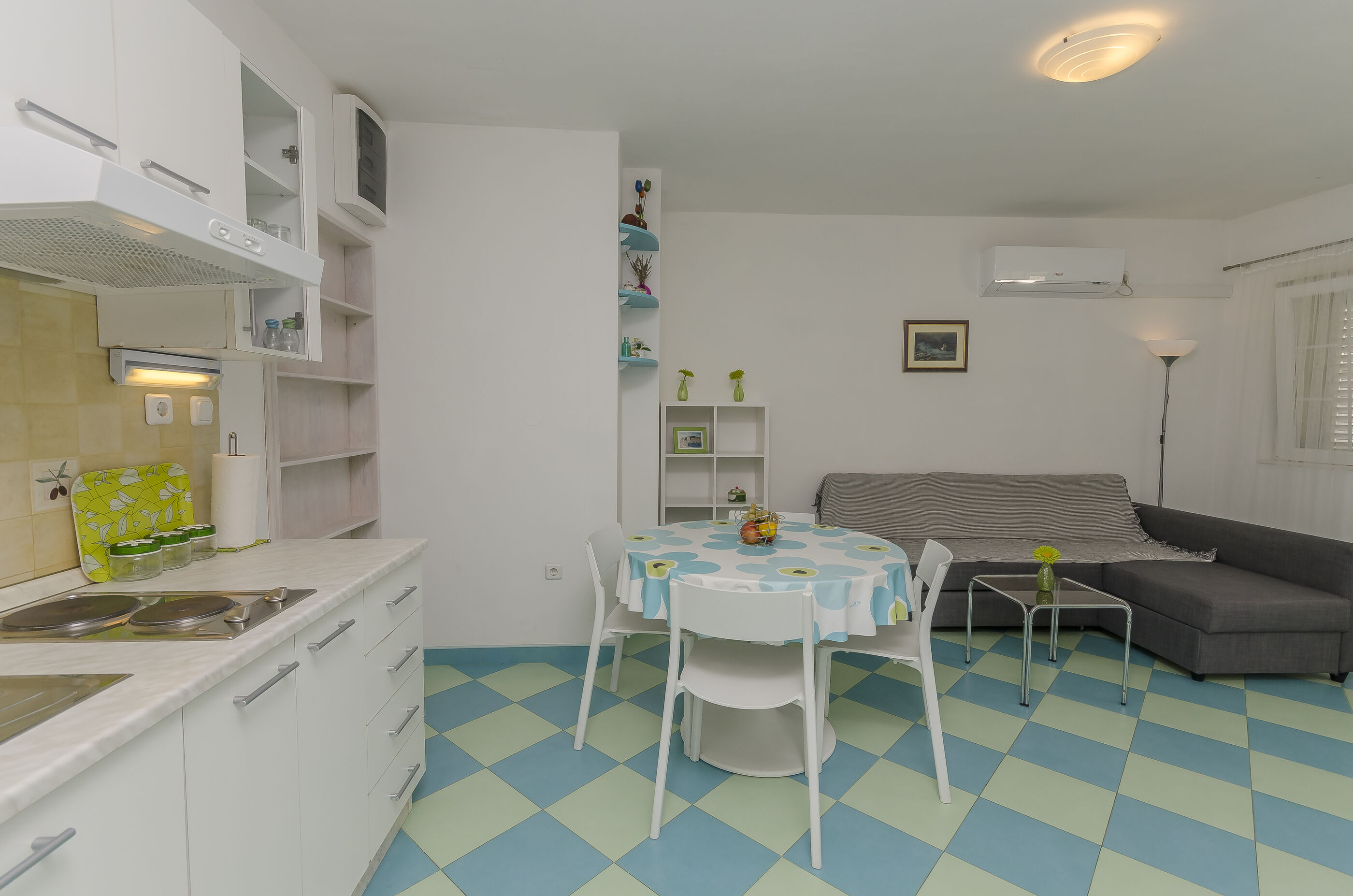 Apartments Tribunj Mali mago 38851-A2