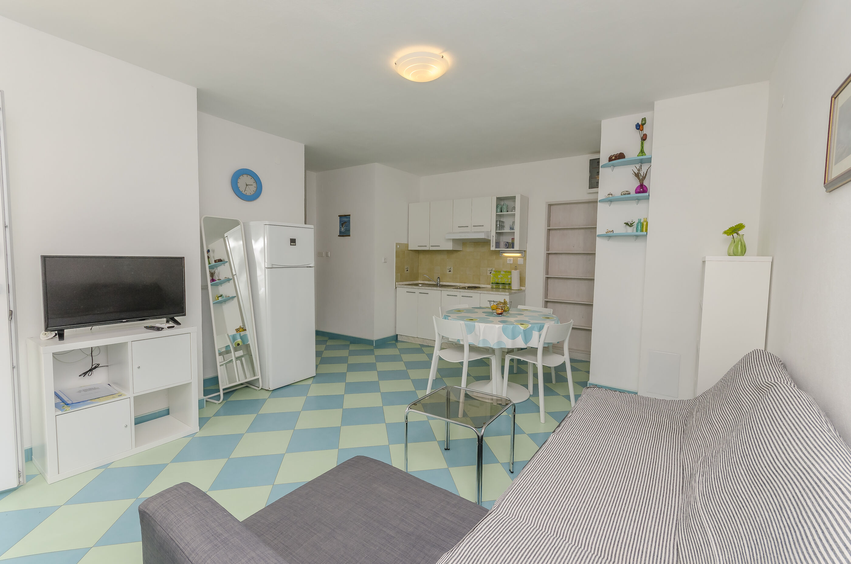 Apartments Tribunj Mali mago 38851-A2