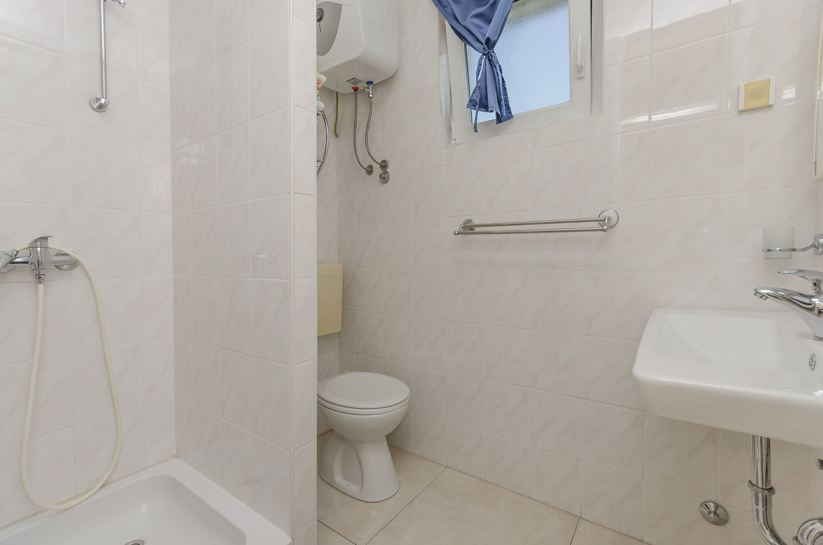 Apartments and Rooms On the Beach 10711-A2