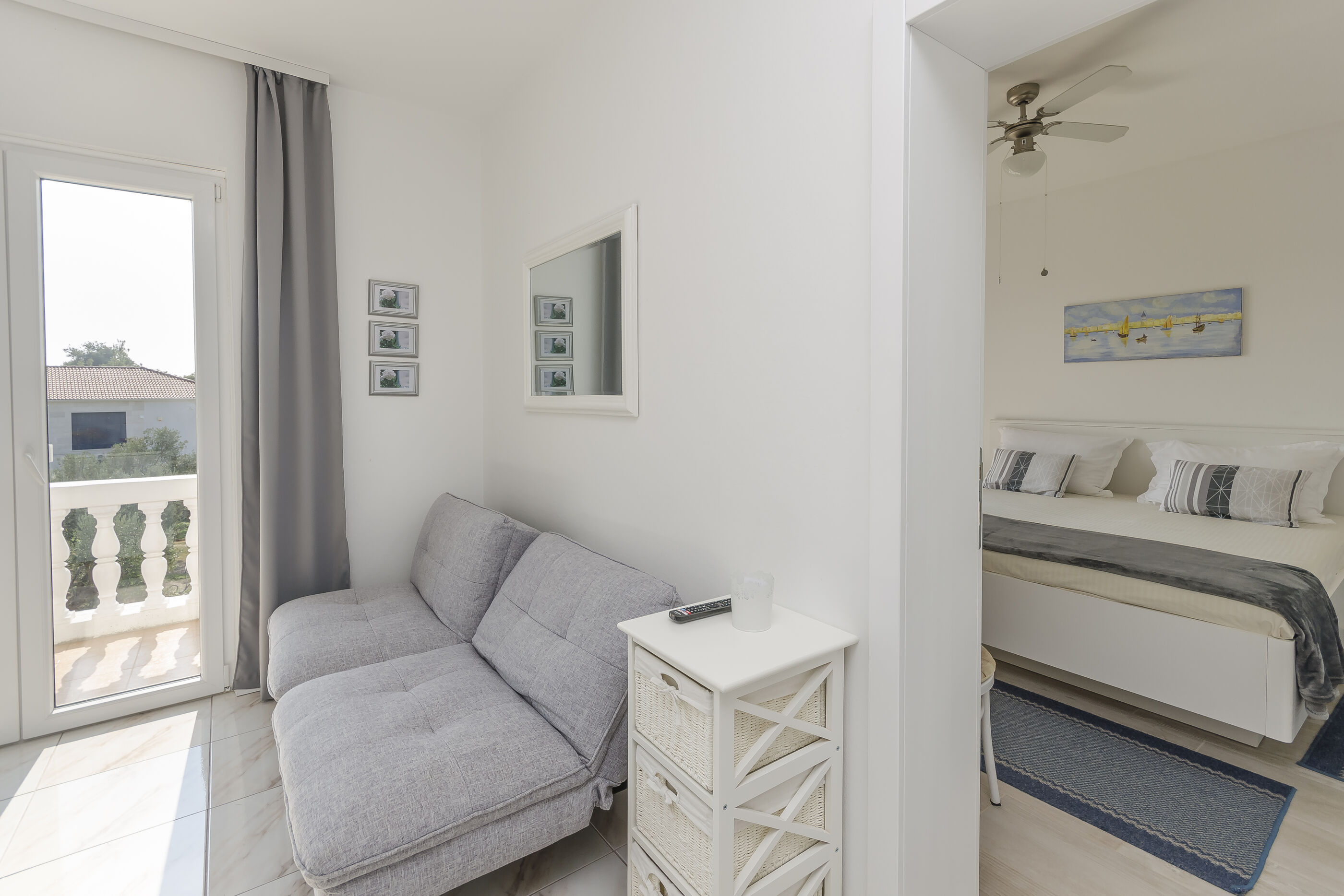 Apartments and Rooms On the Beach 10711-A2
