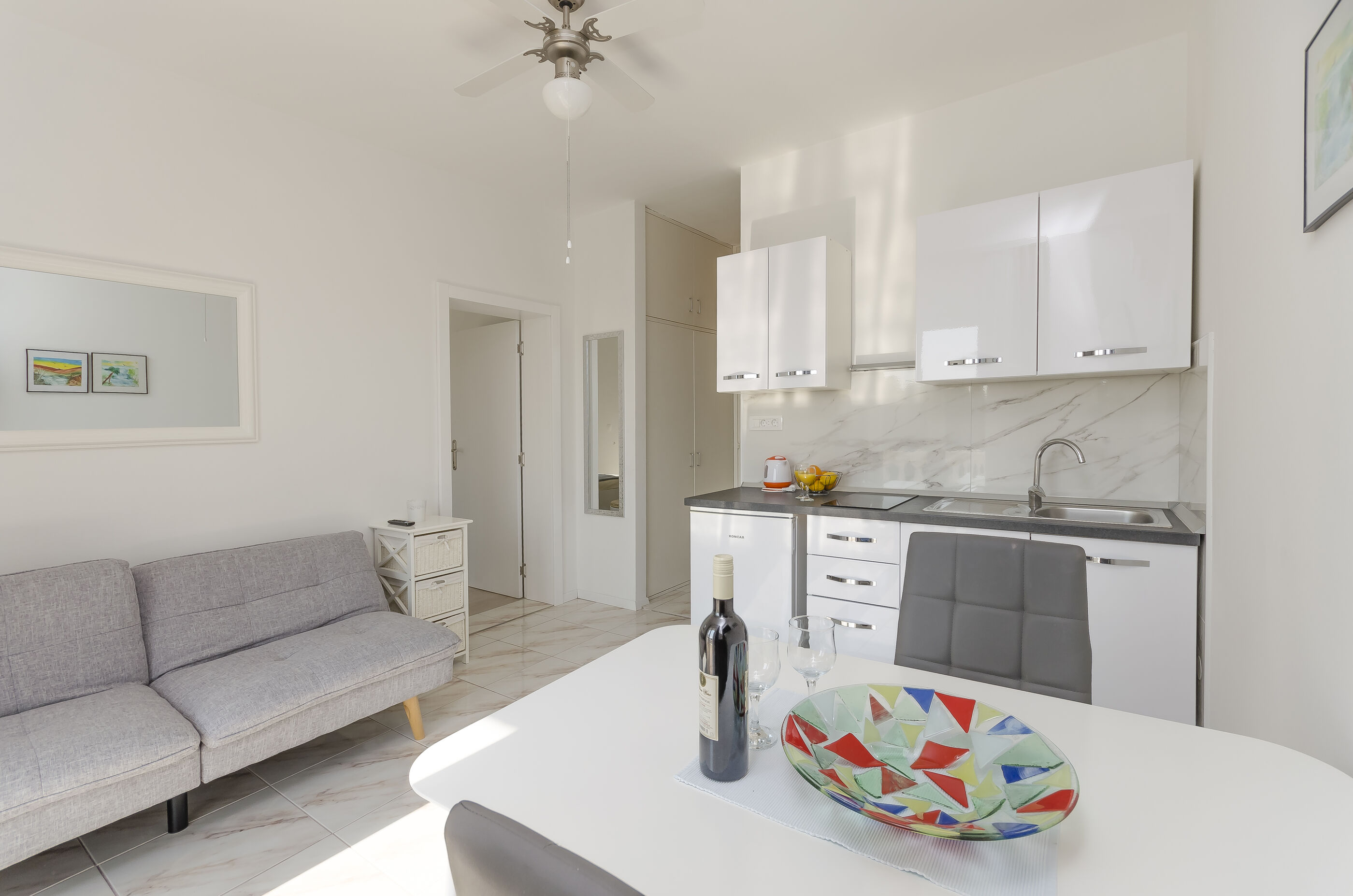 Apartments and Rooms On the Beach 10711-A2