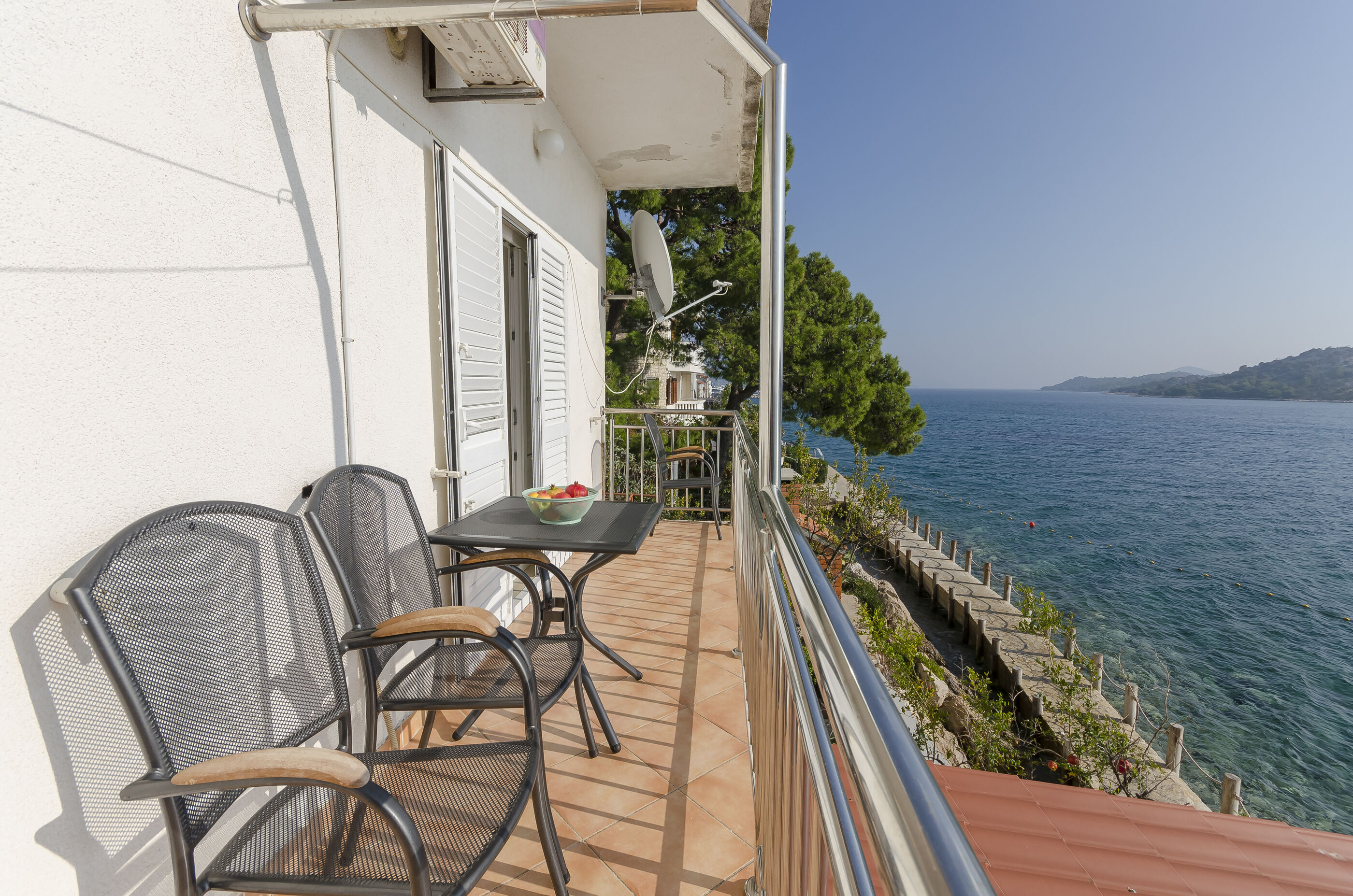 Apartment Slobodan by the sea 89661-A1