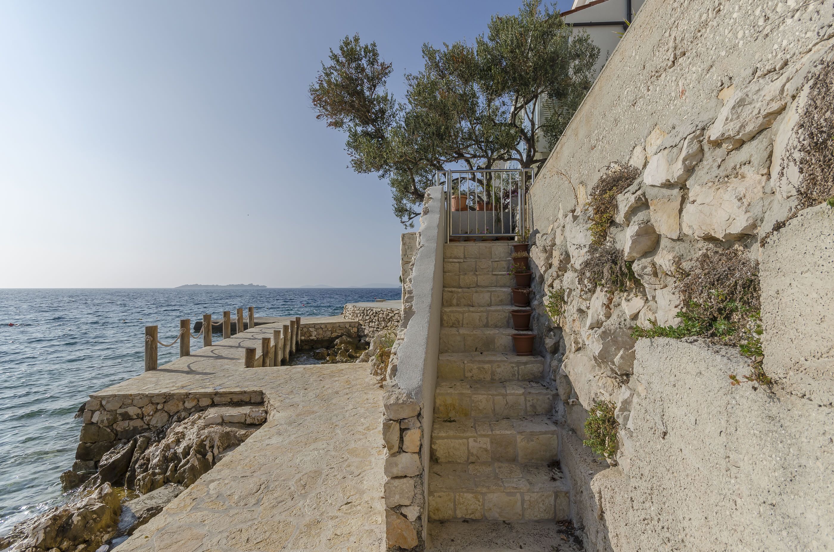 Apartment Slobodan by the sea 89661-A1