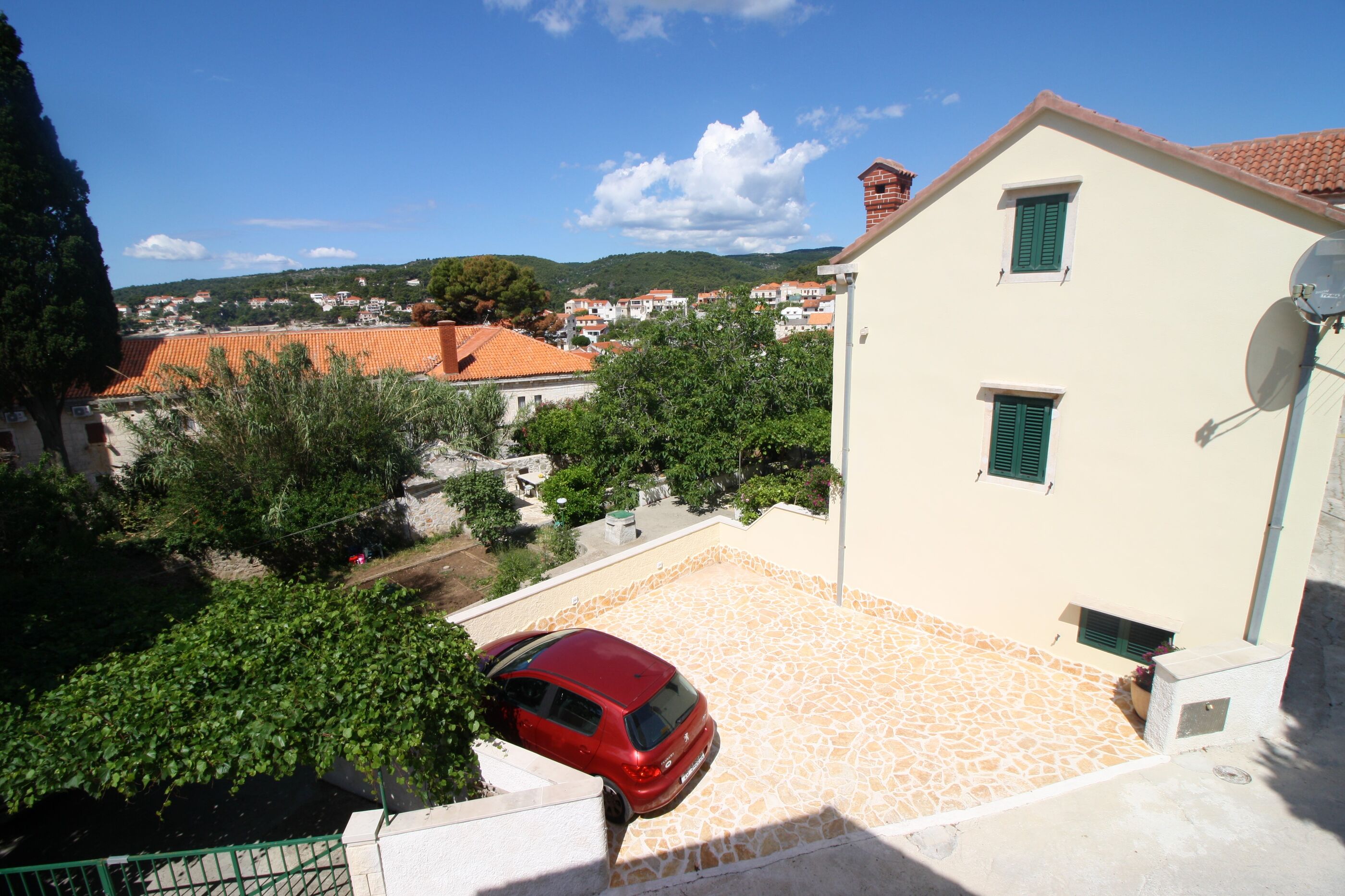 Apartment and Room Lada 89611-A1