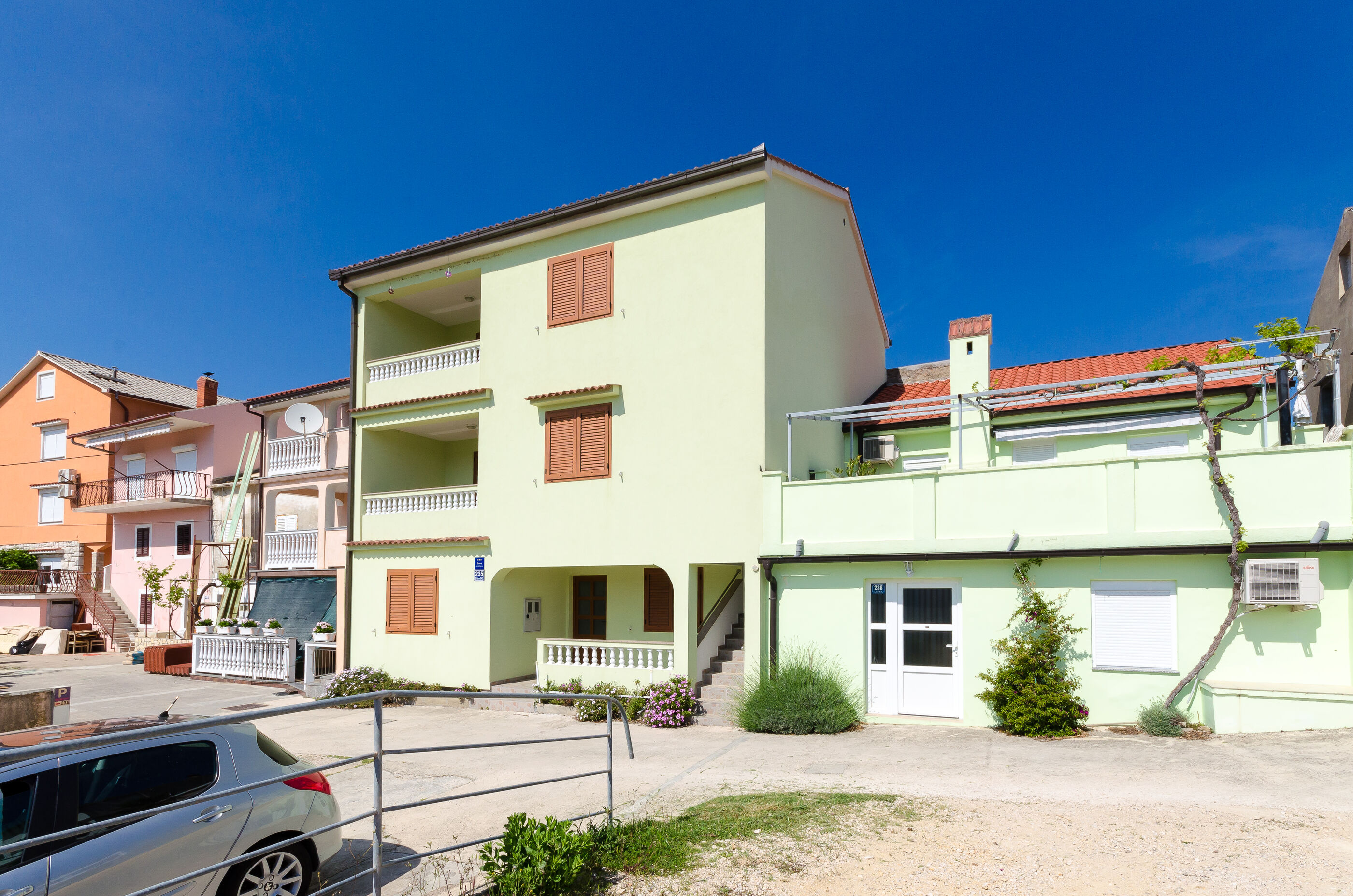 Apartments Mario 89923-A1